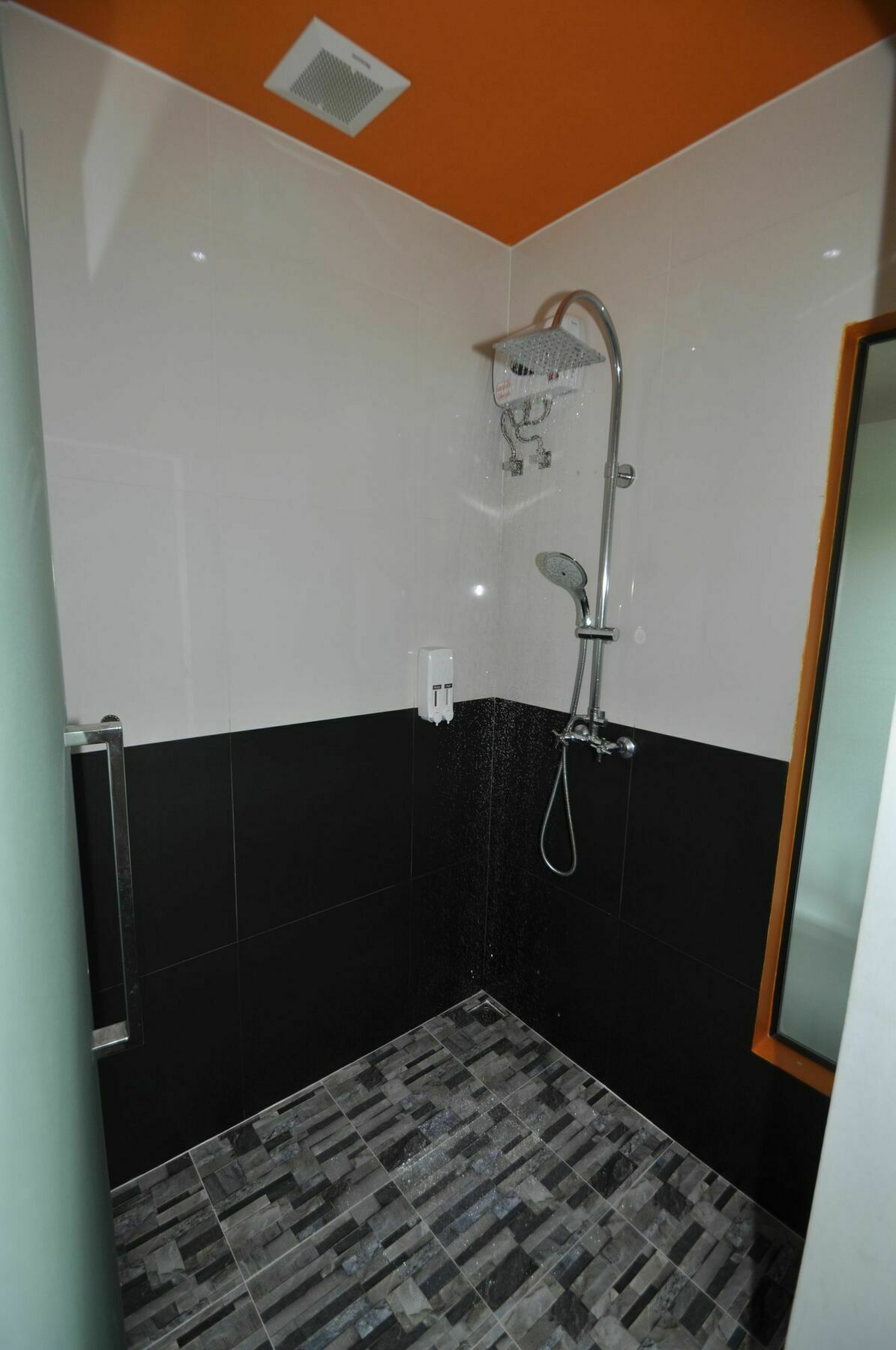 Hotel Duangjai 3*