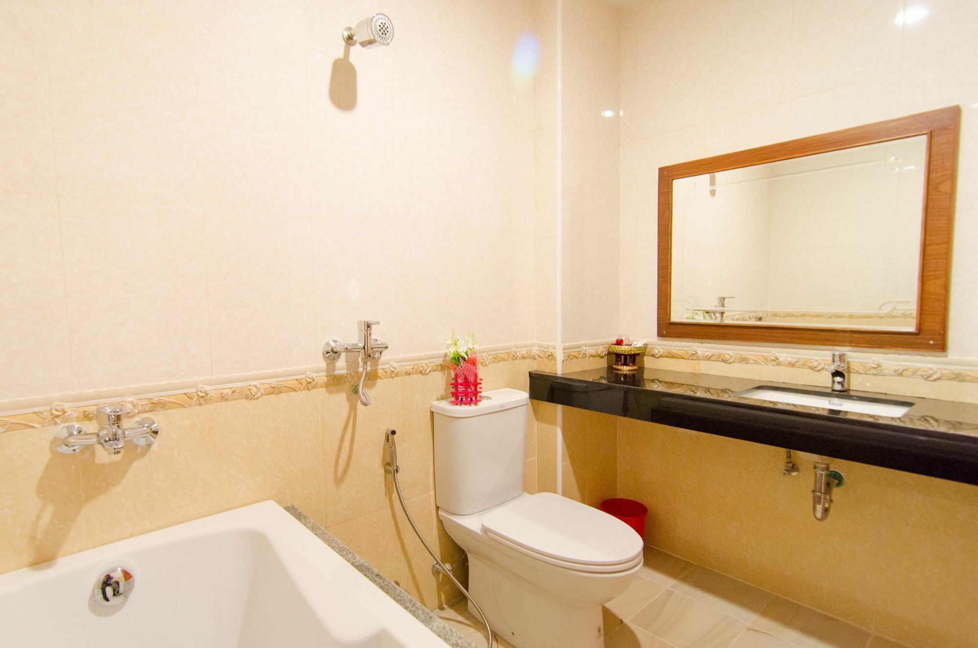 Hotel Zen Chaofa Nok
