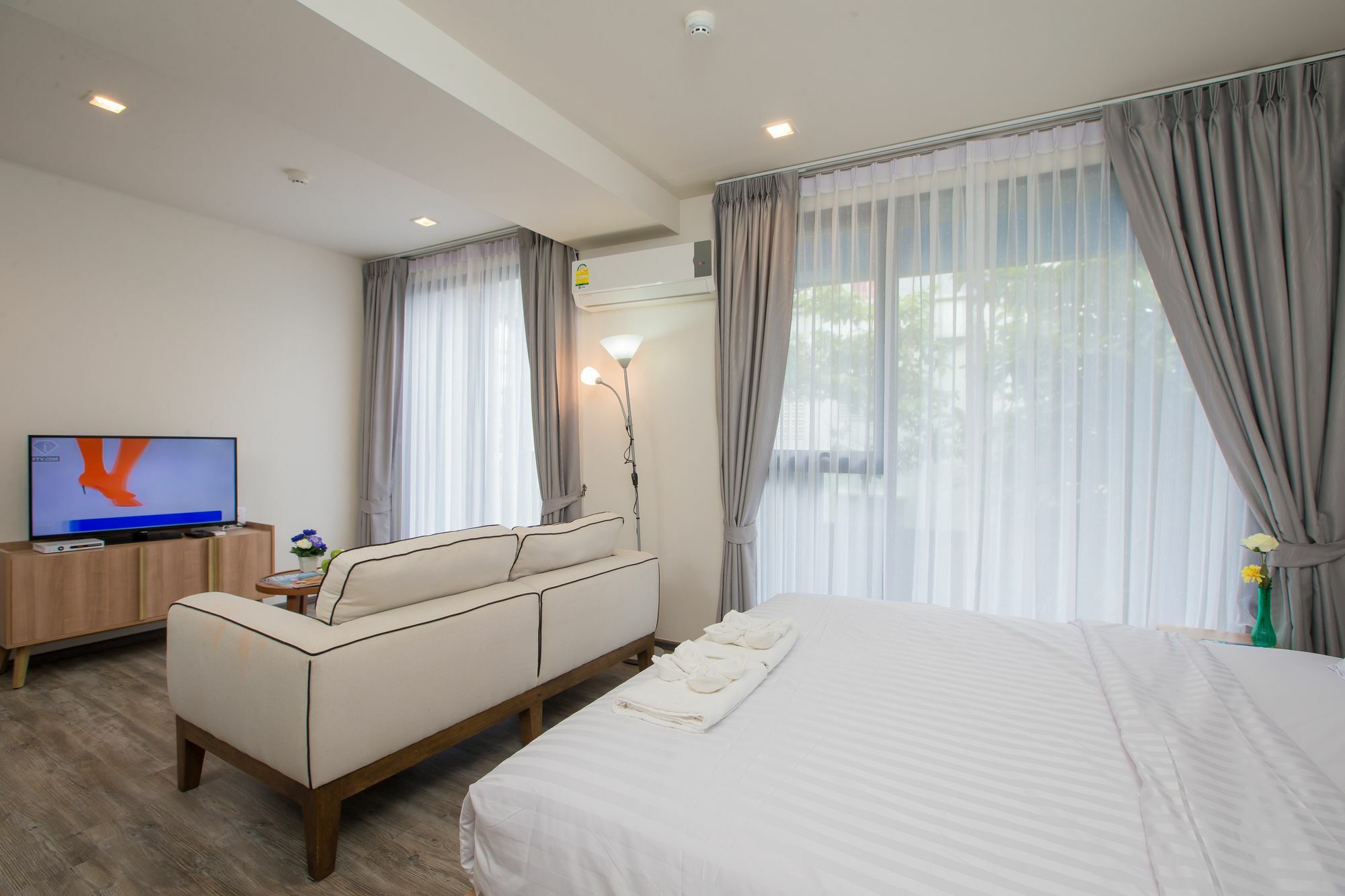 The Deck By Vip Apartment Patong