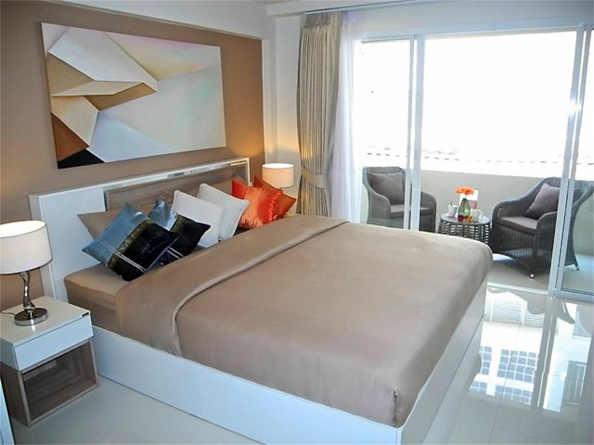 Plaza 1 Bedroom Modern Pangsapuri *