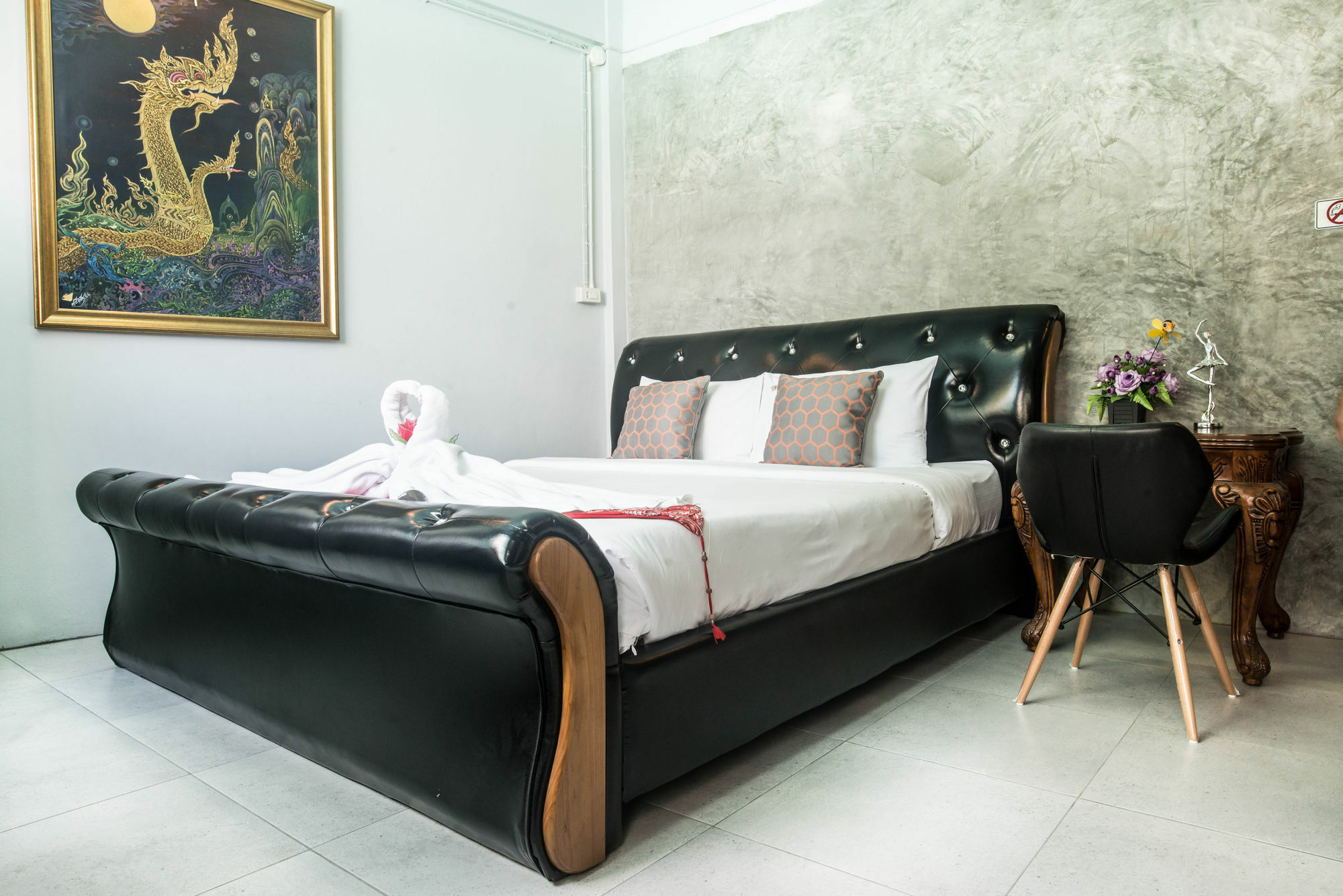 Hostel Beehive Old Town *