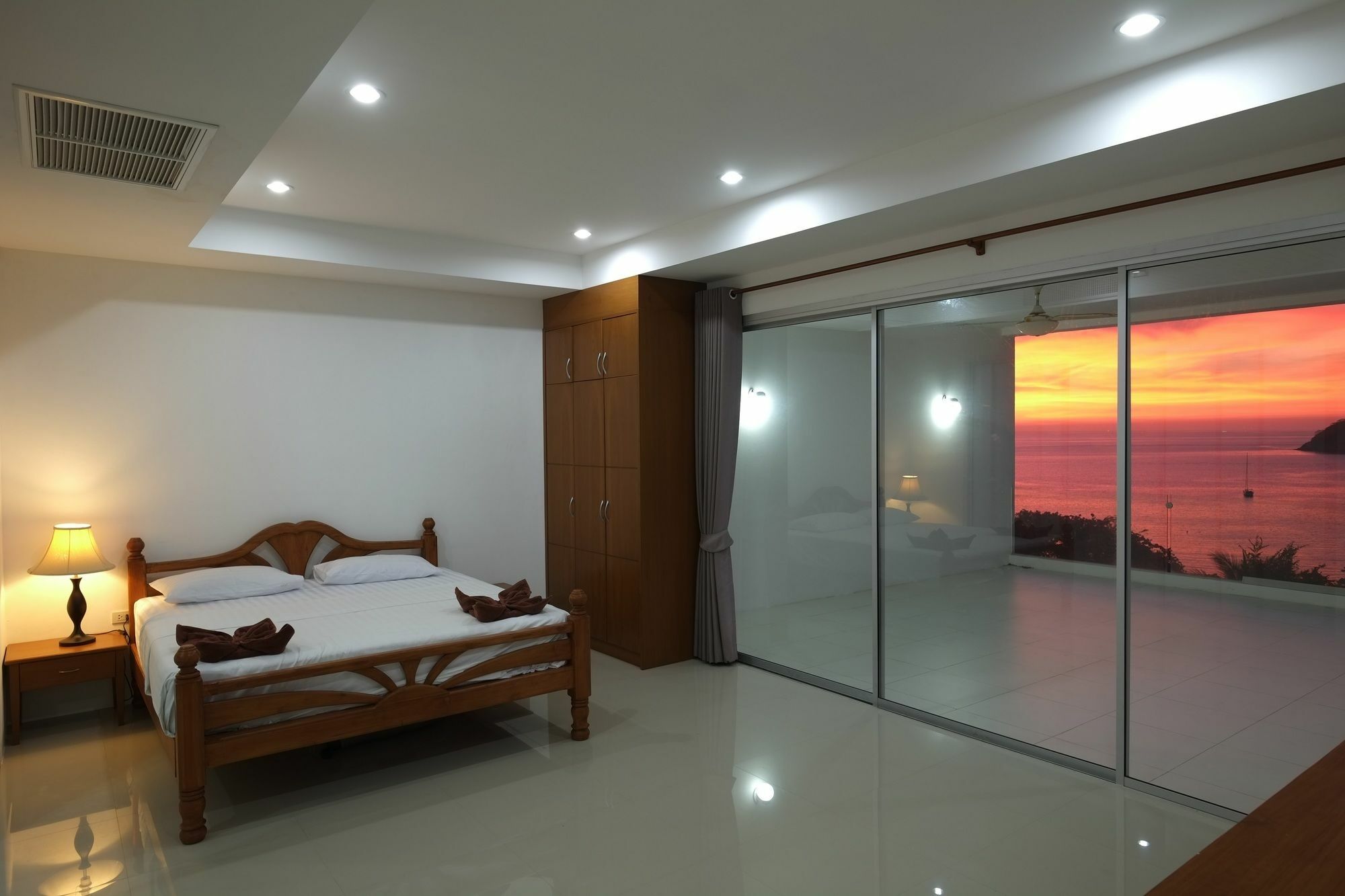 Hotel Cool Breeze Karon