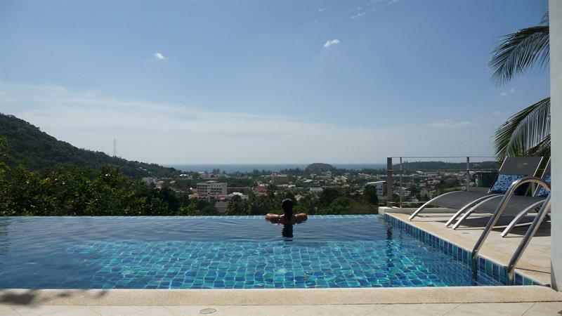 Ginborn 5 Bedroom Pool With Sea View In Villa