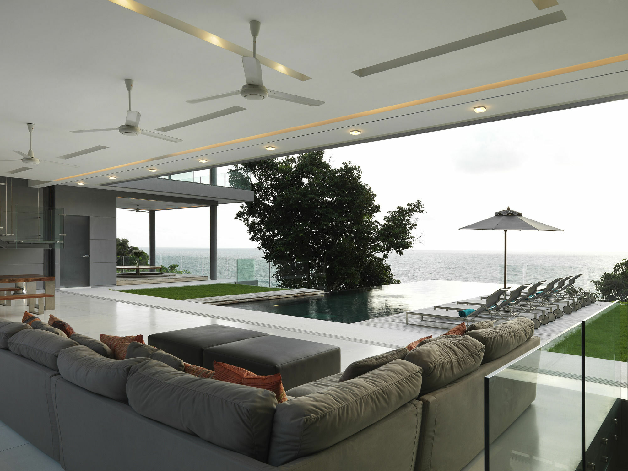 Amanzi Kamala Beach