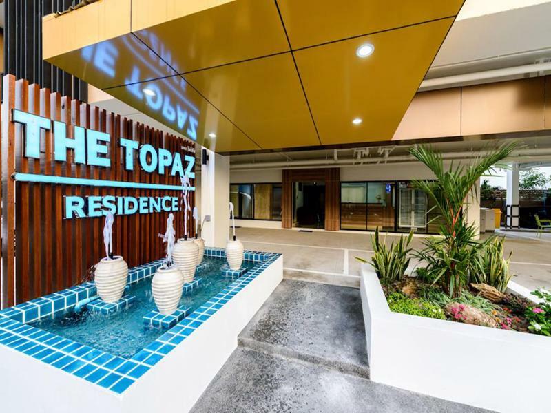 Aparthotel The Topaz Town