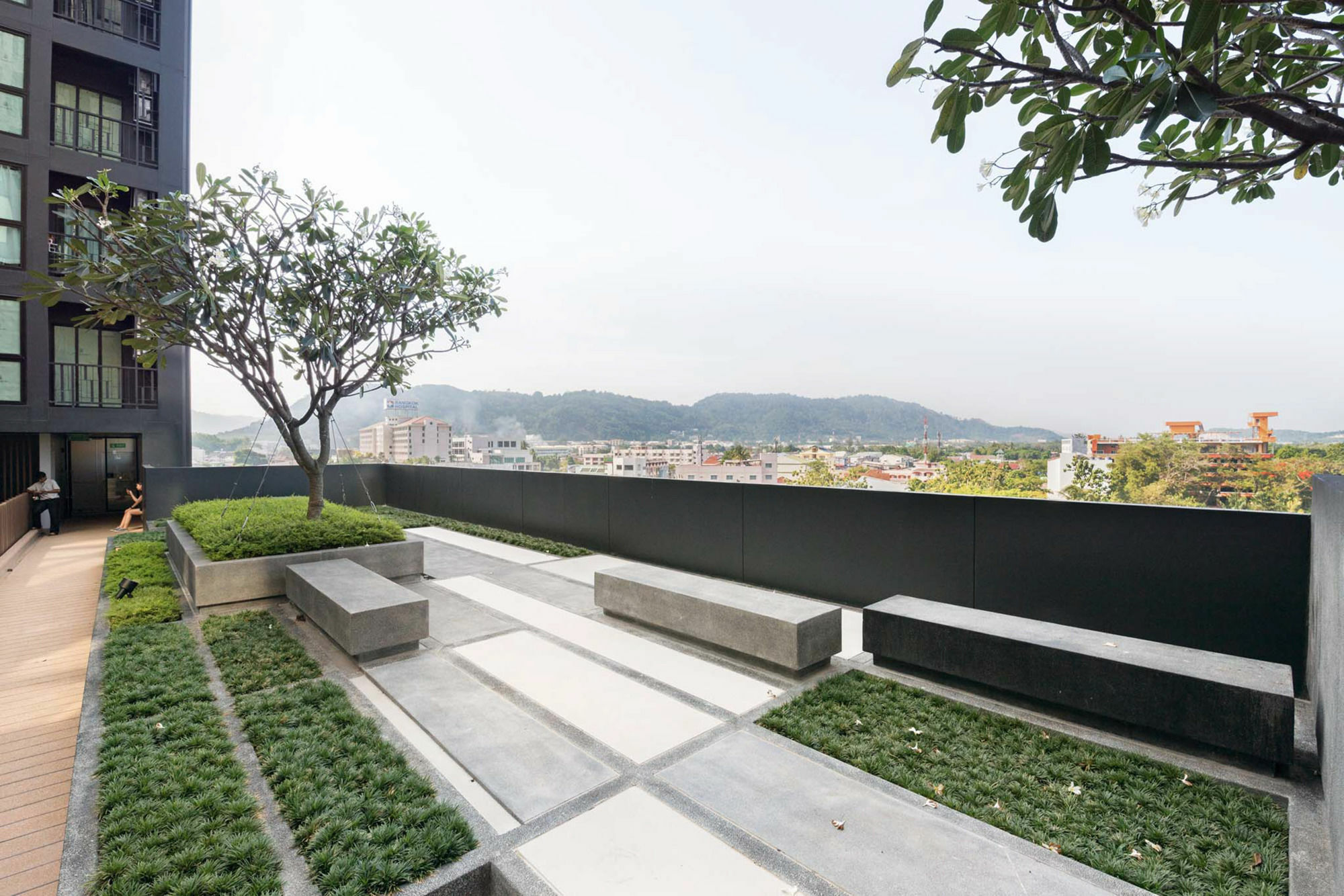Favstay - The Base Height Phuket