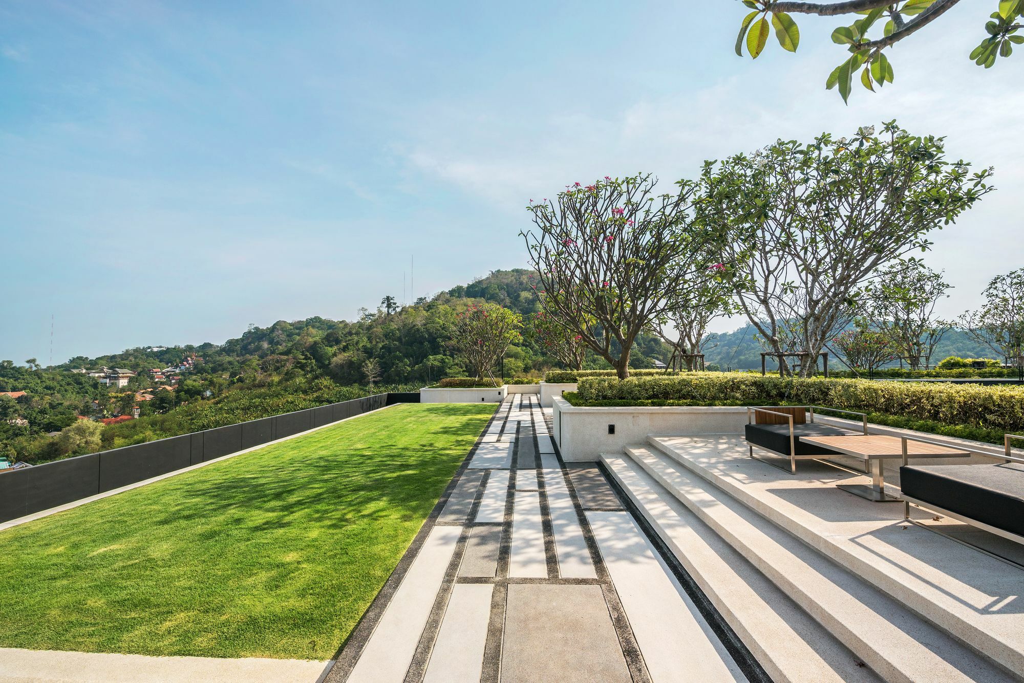 Pangsapuri Favstay - The Base Height Phuket Ratsada