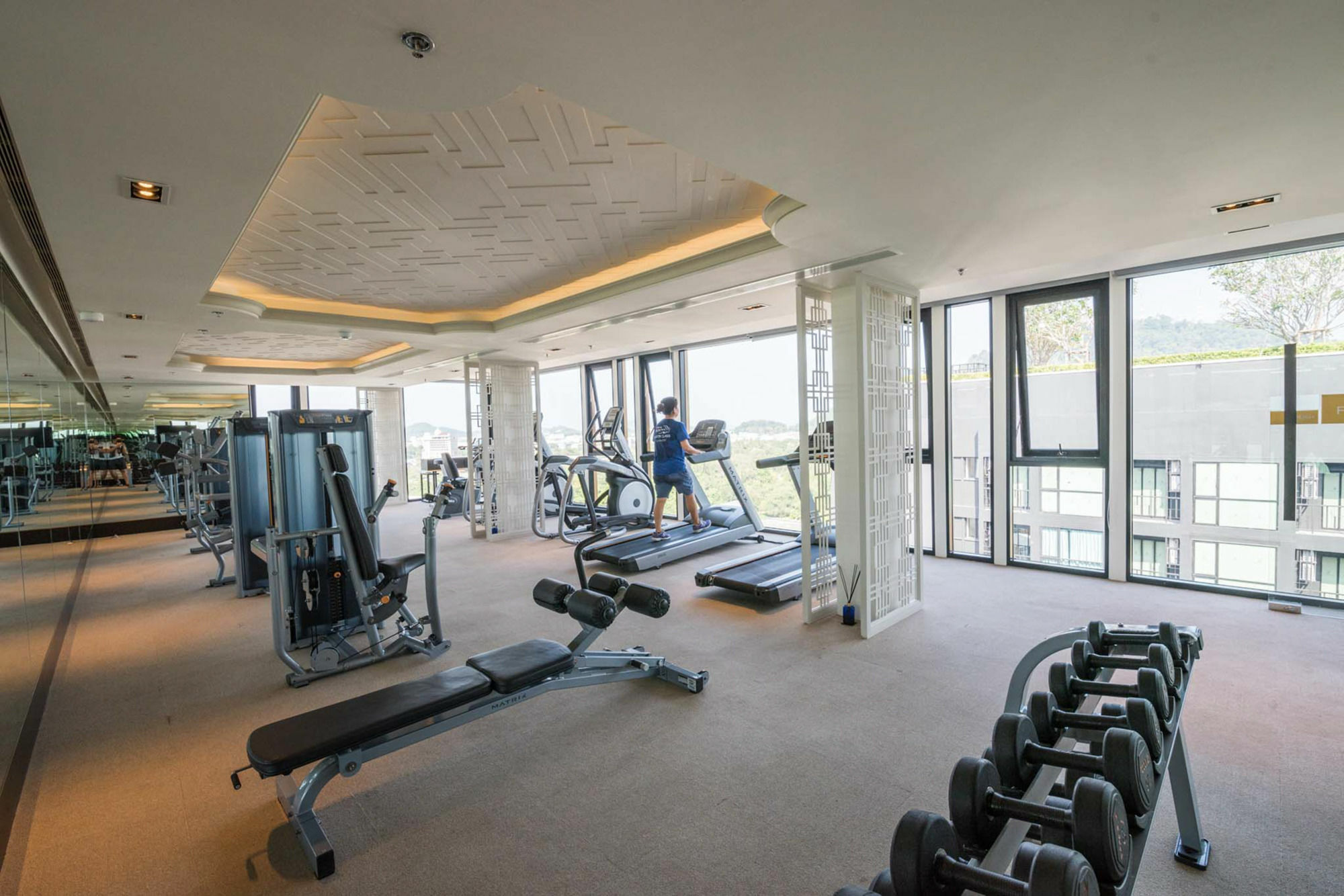Favstay - The Base Height Phuket
