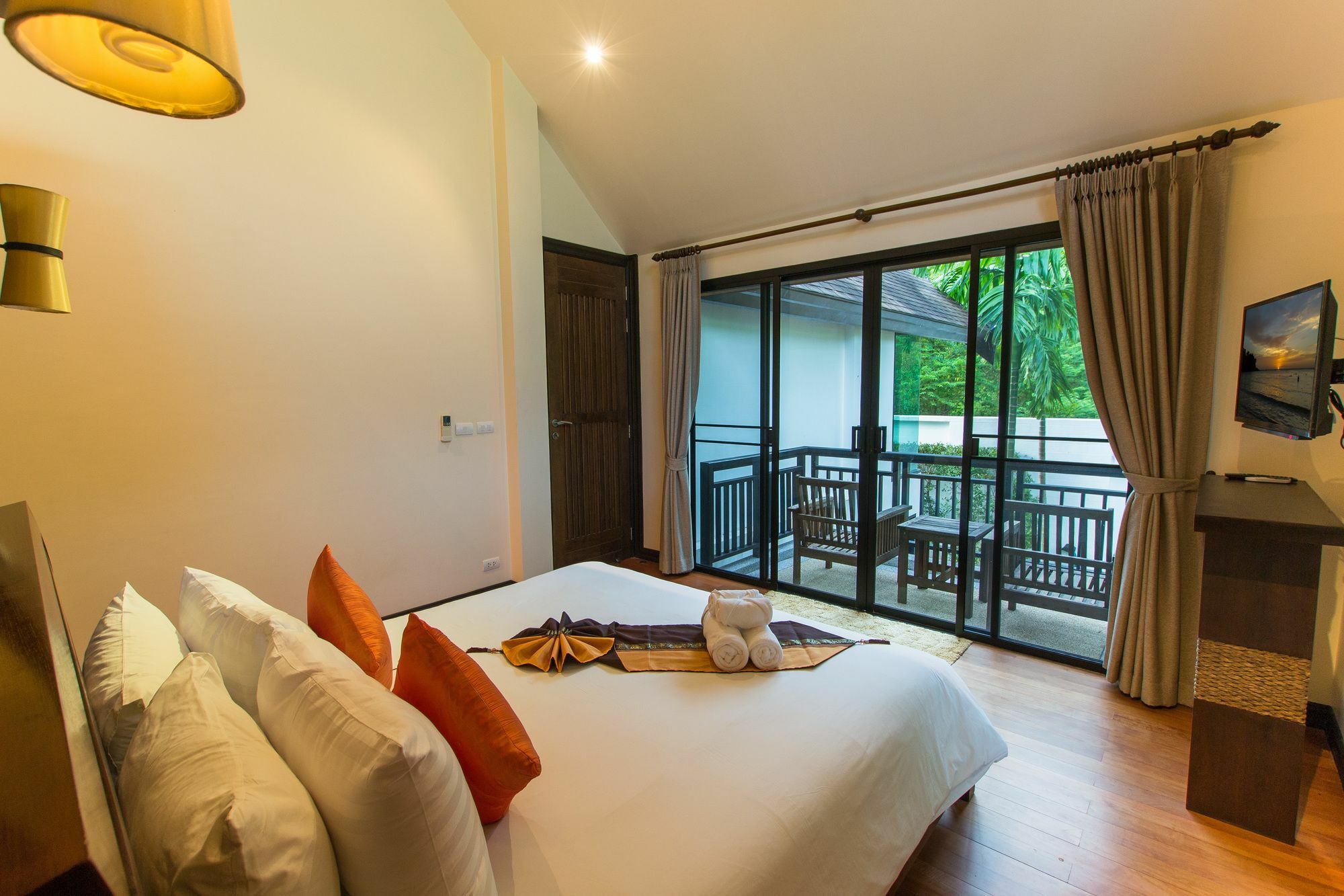 Villa Lily Pool