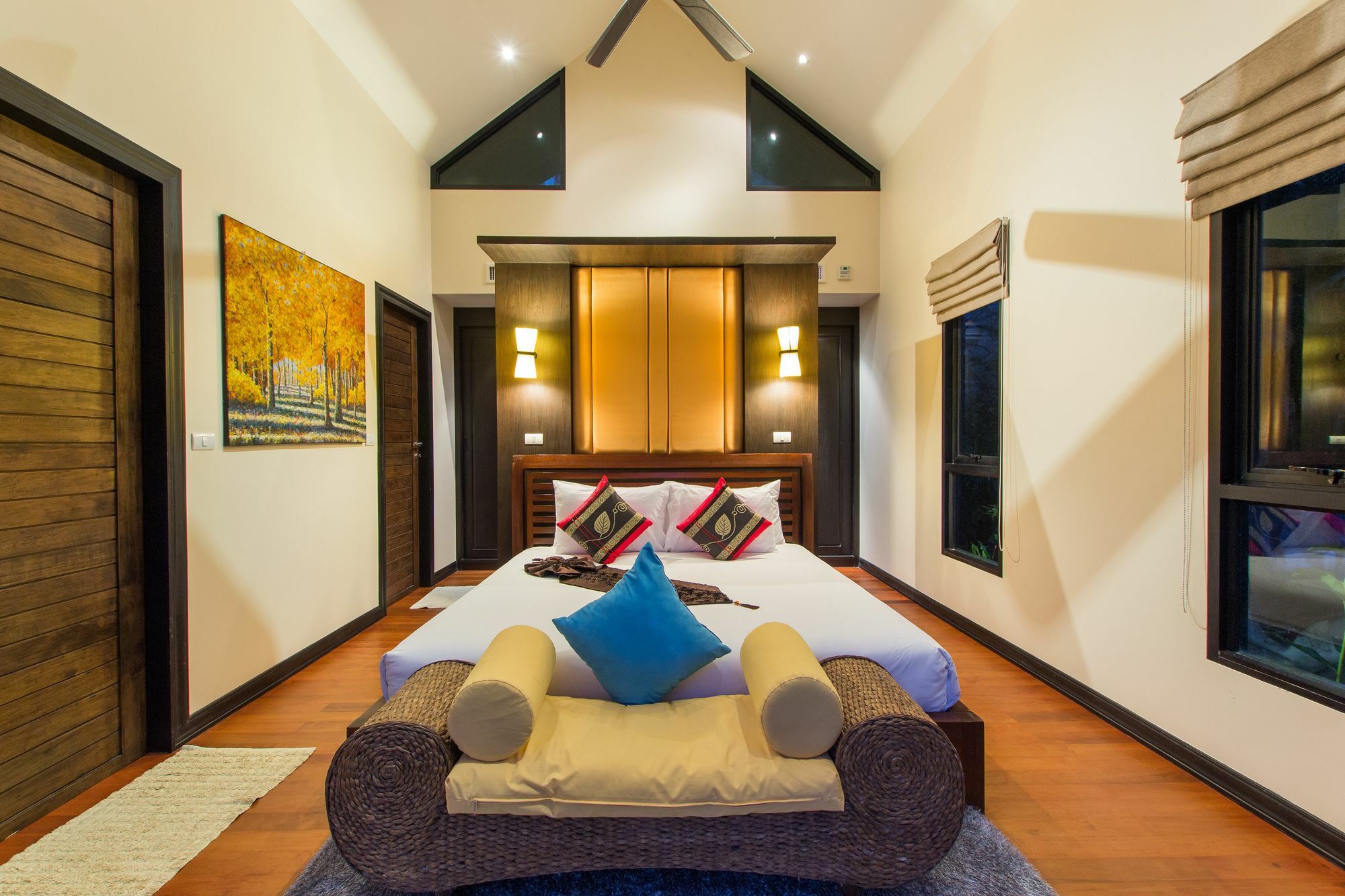 Villa Lily Pool *