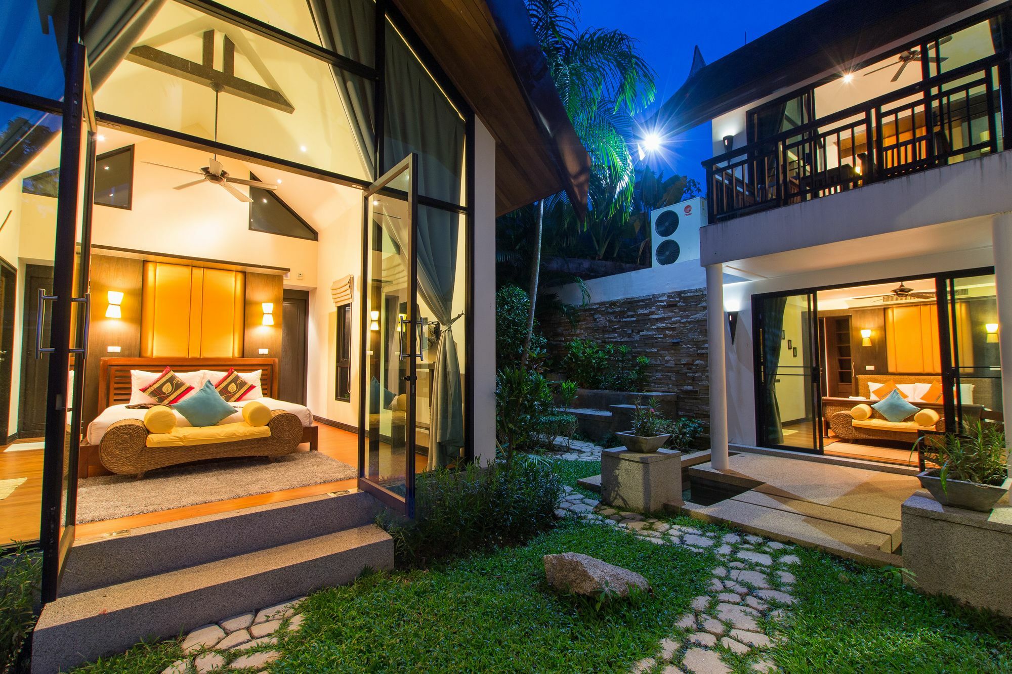 Lily Pool Villa *