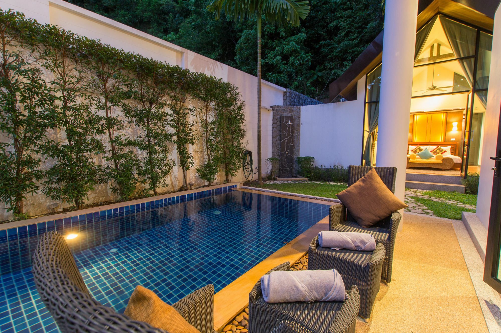 Lily Pool * Nai Harn