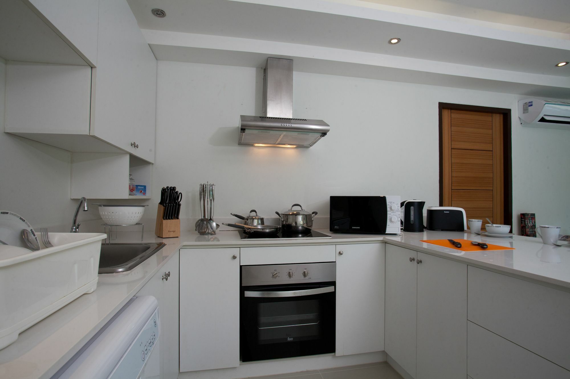 Phawta 2 Bedrooms In * Kamala Beach