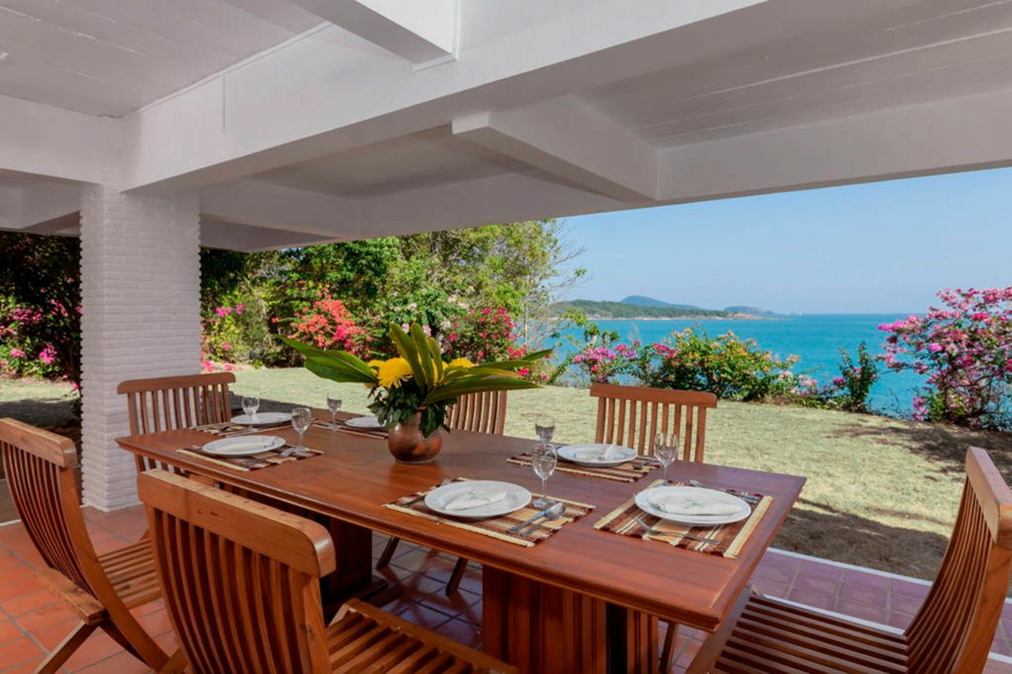 Villa Baan Khunying – Secluded Phuket Beachfront