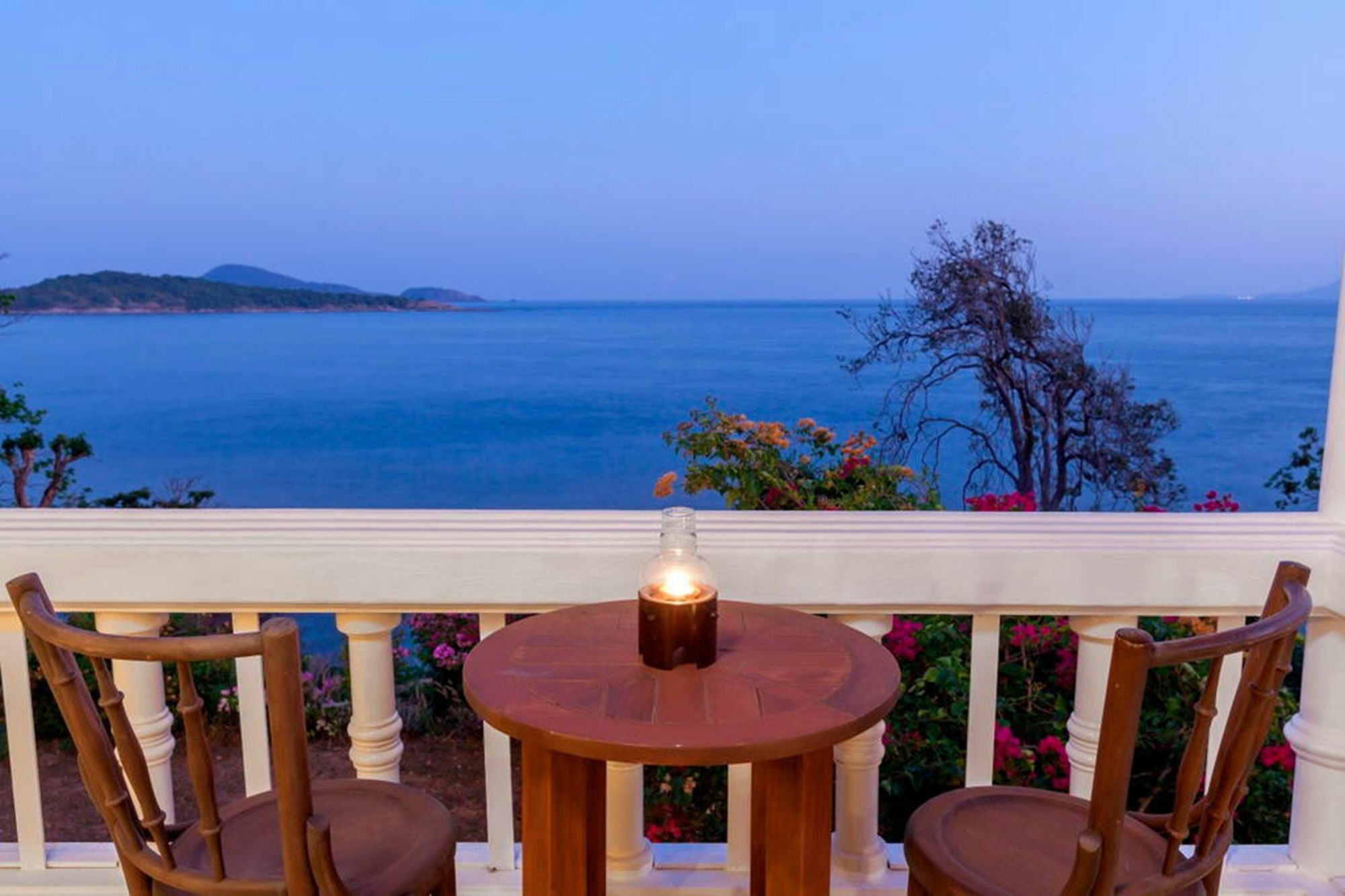Baan Khunying - Secluded Phuket Beachfront Villa