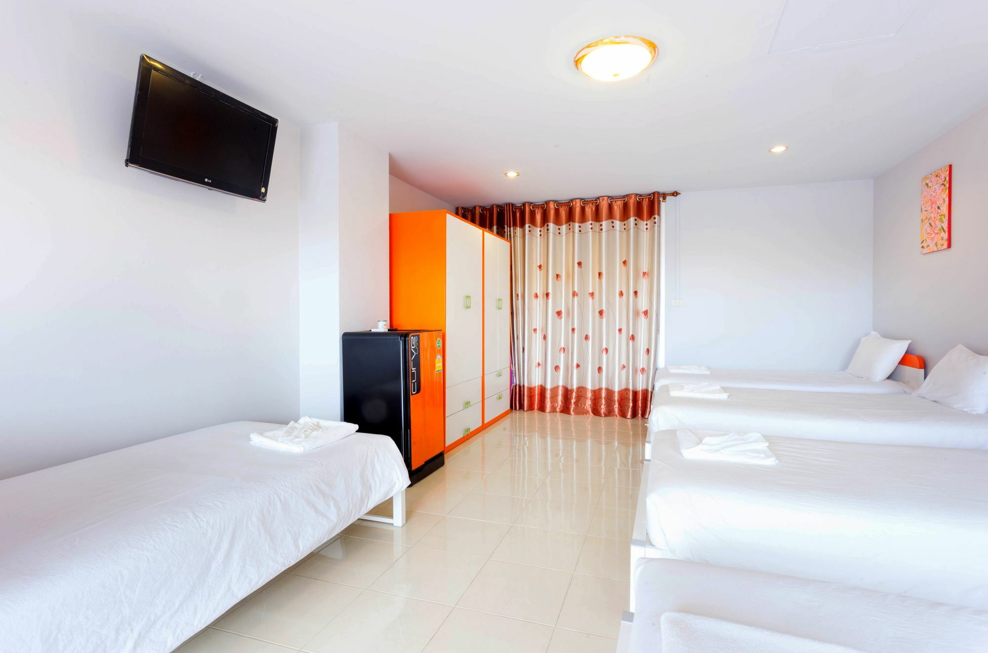 Luna And Travel Hostel