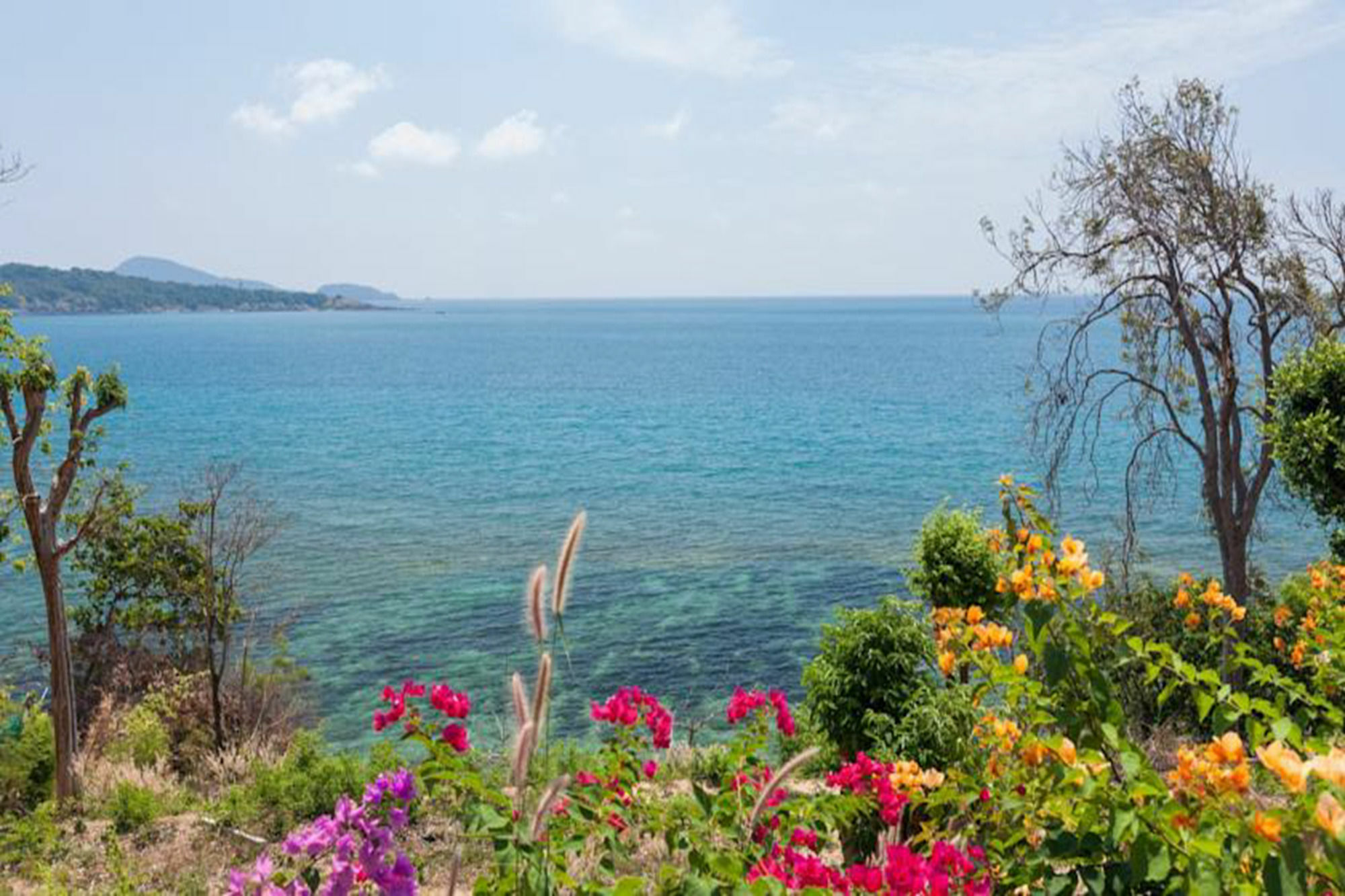 Baan Khunying - Secluded Phuket Beachfront Villa