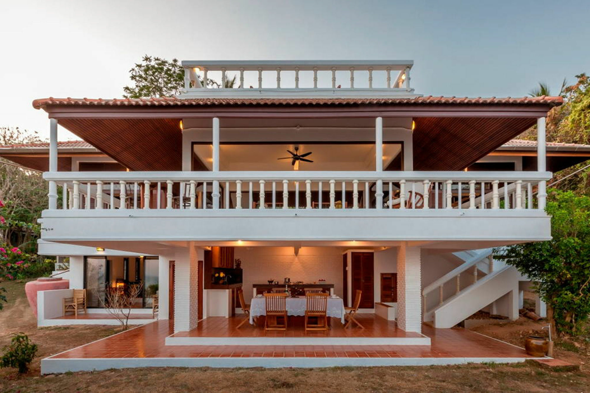 Baan Khunying - Secluded Phuket Beachfront Villa *