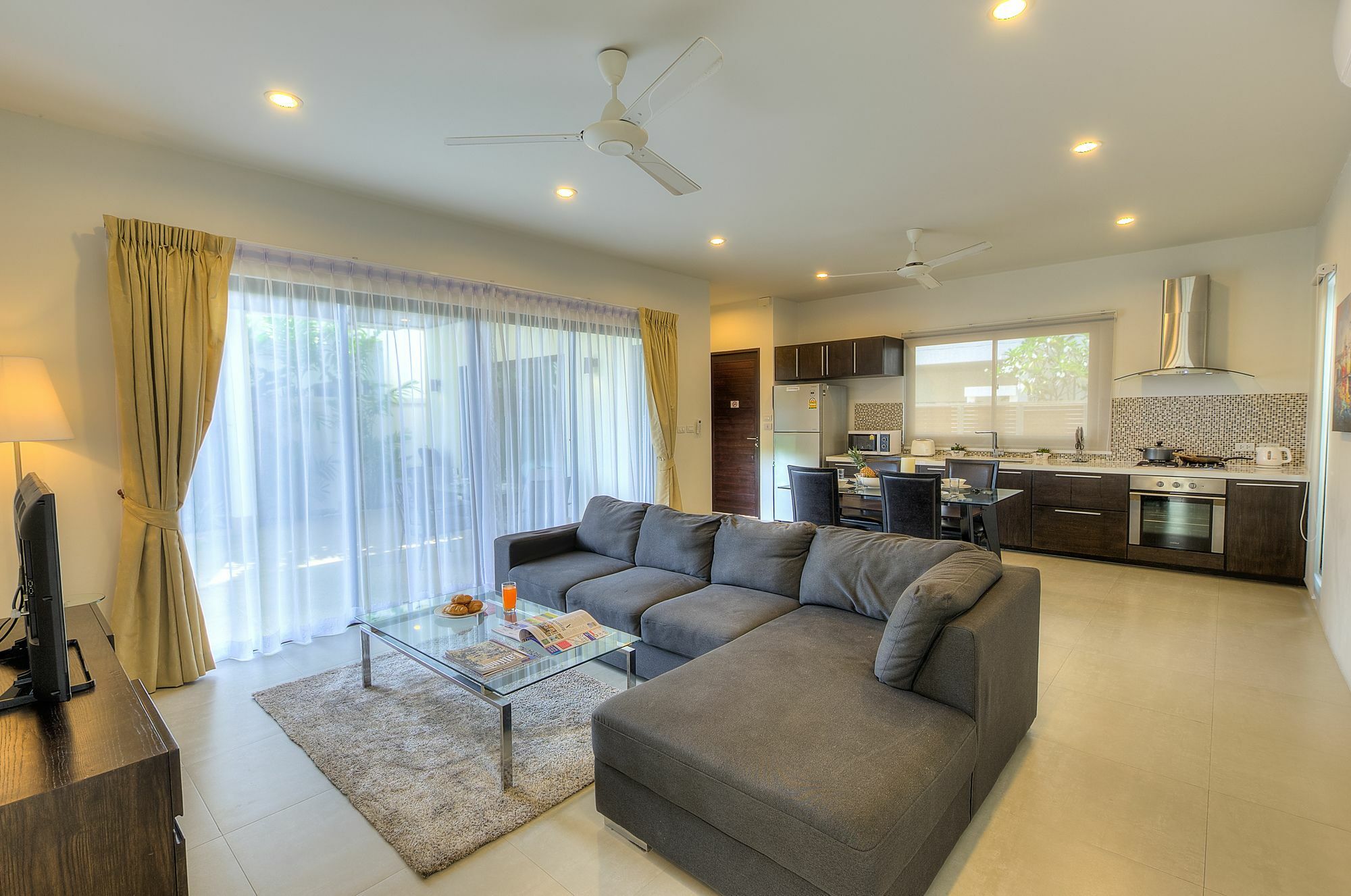 Elegant 2br Pool By Intira Hotel