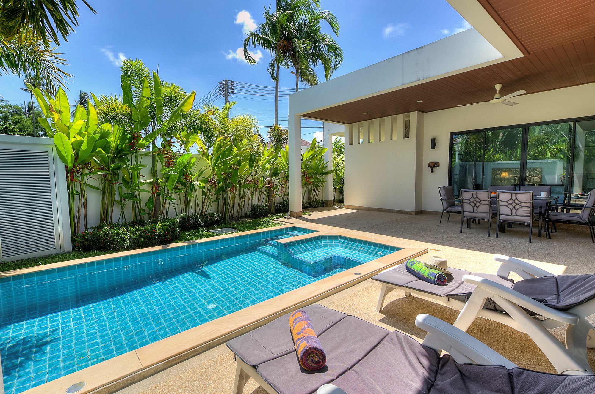 West Facing 3br Pool By Intira