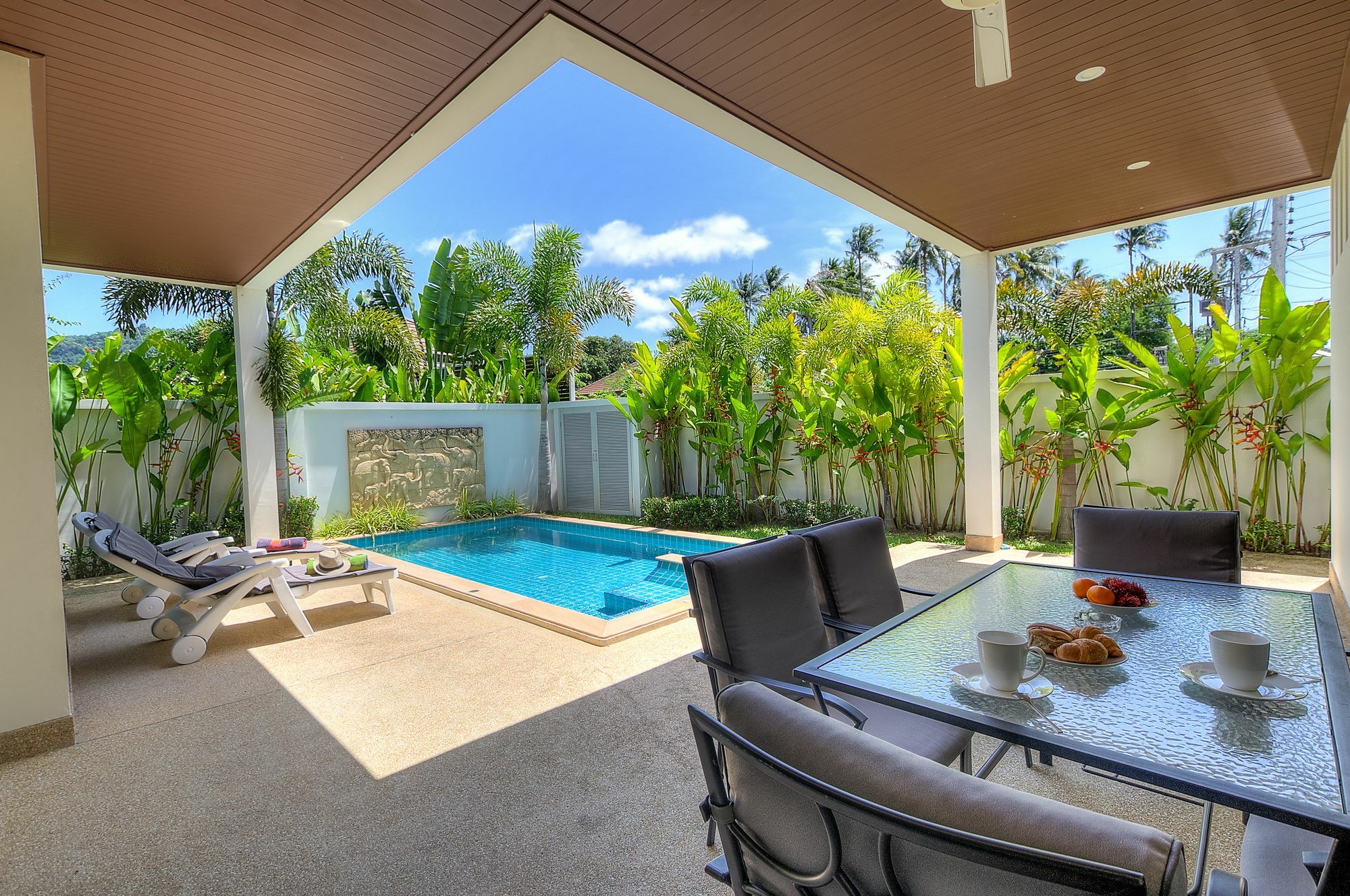West Facing 3br Pool By Intira