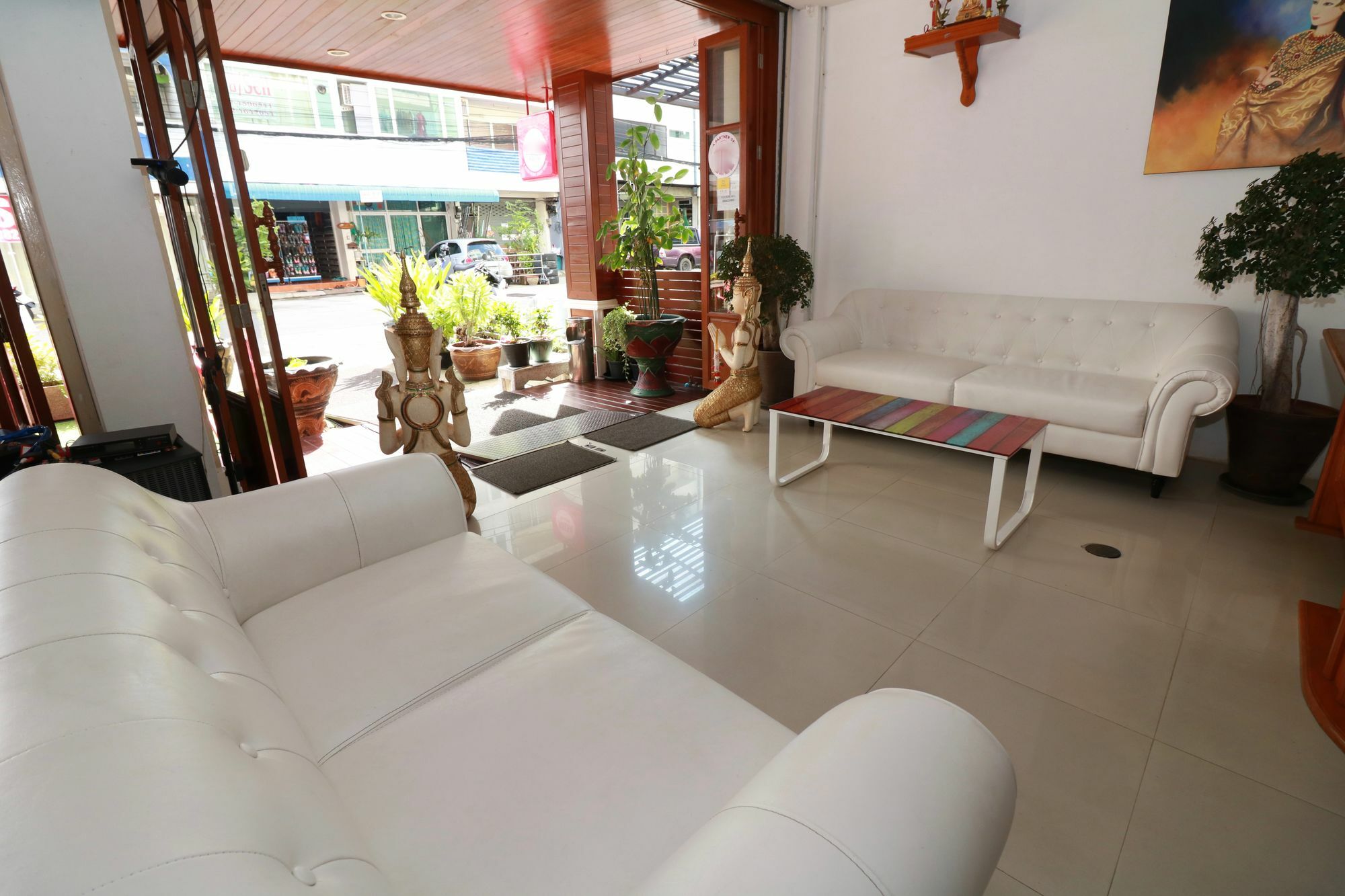 Hotel Exhicon New Life Classic Patong