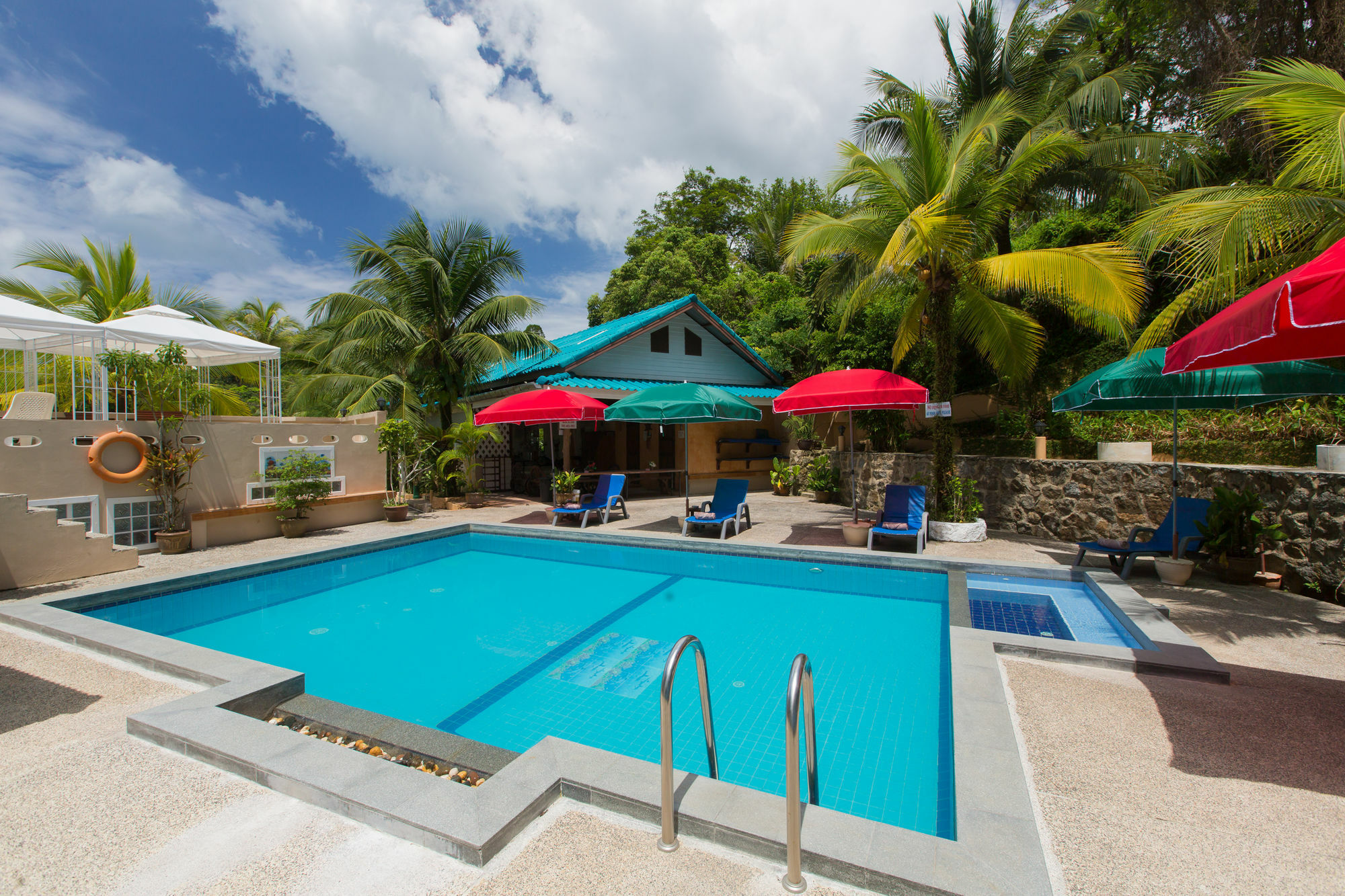 Apartment Rai Rom Yen Sha