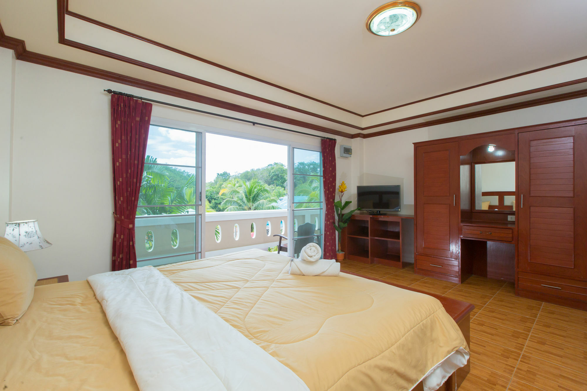 Apartment Rai Rom Yen Sha Patong