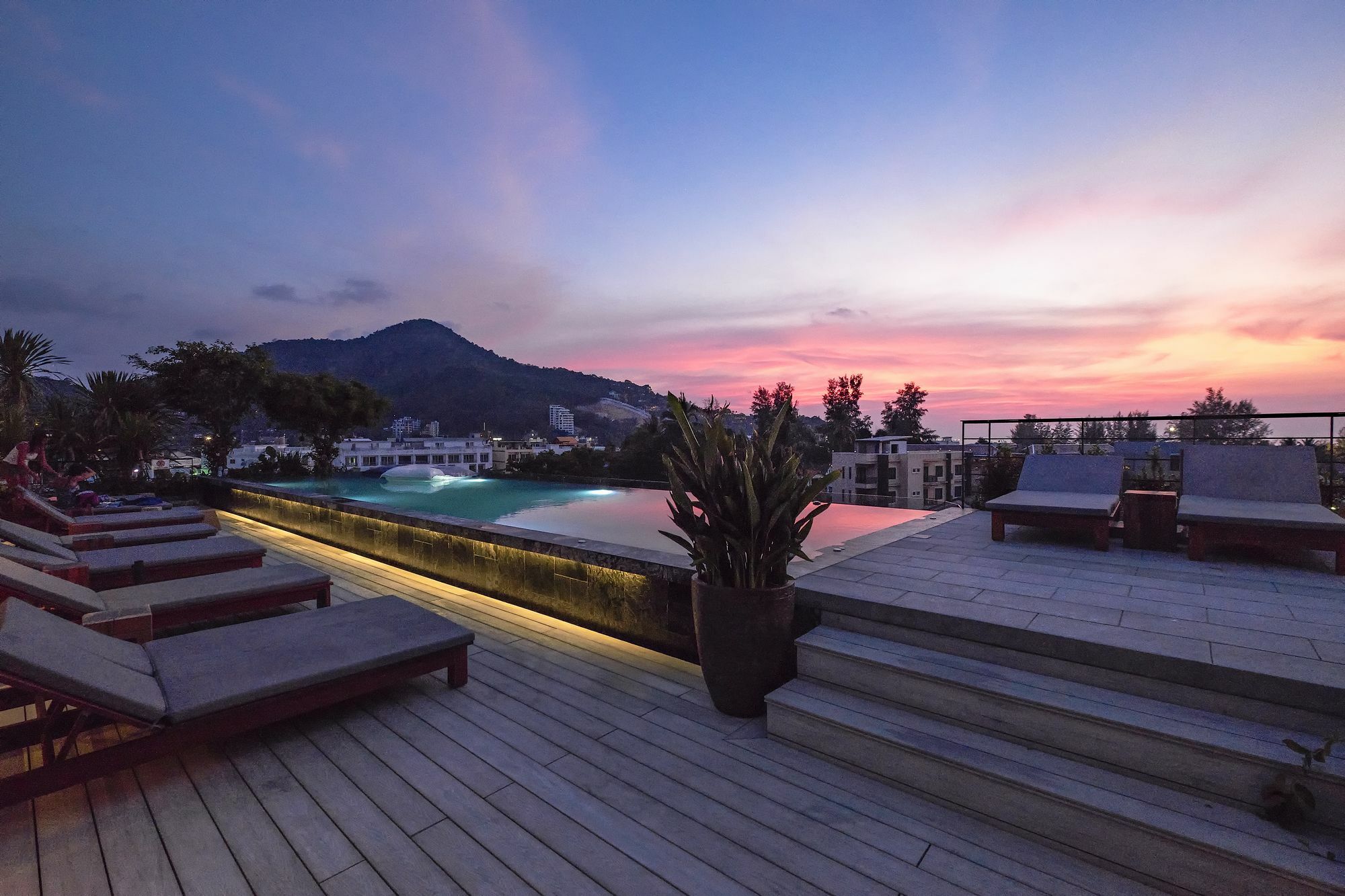 Resotel, Sha Extra Hotel 4*