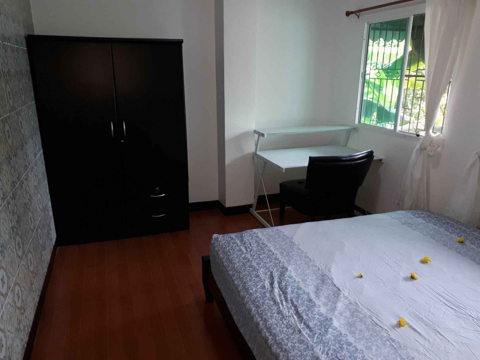 Gorgeous 1 Bedroom Department In Beautiful Apartment