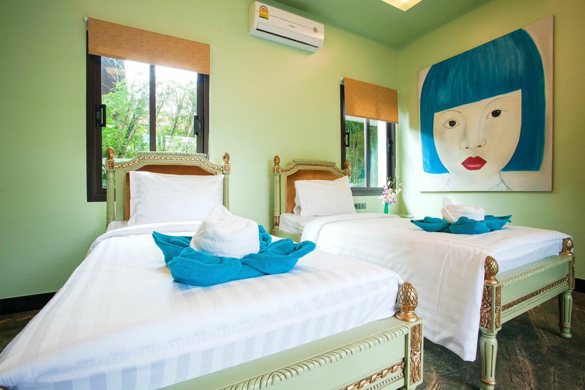 Jewels Phuket Surin Beach (Phuket)