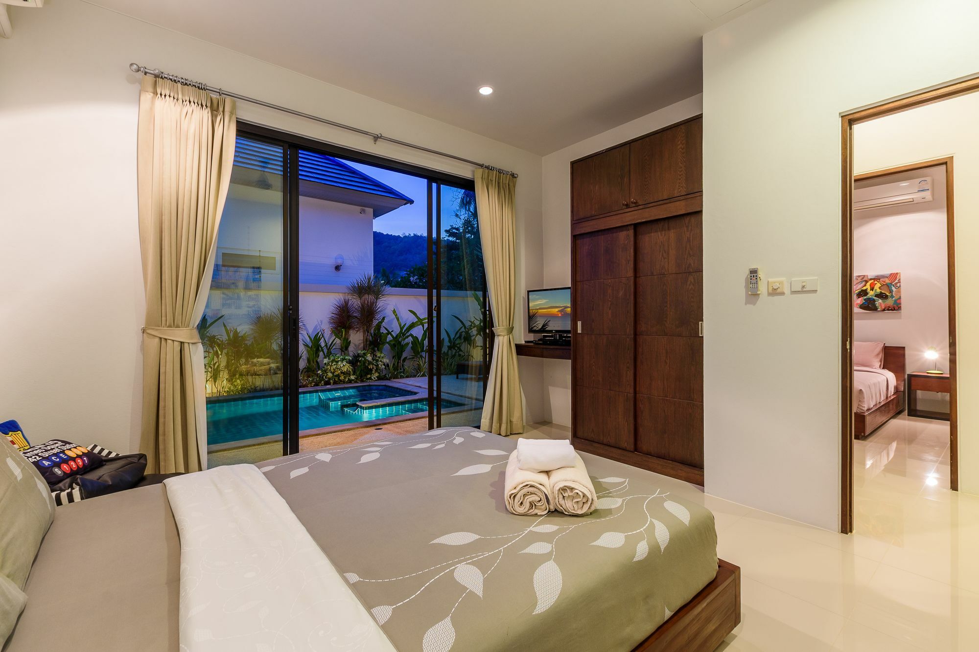Hotel Perfect 3br Pool By Intira 4*