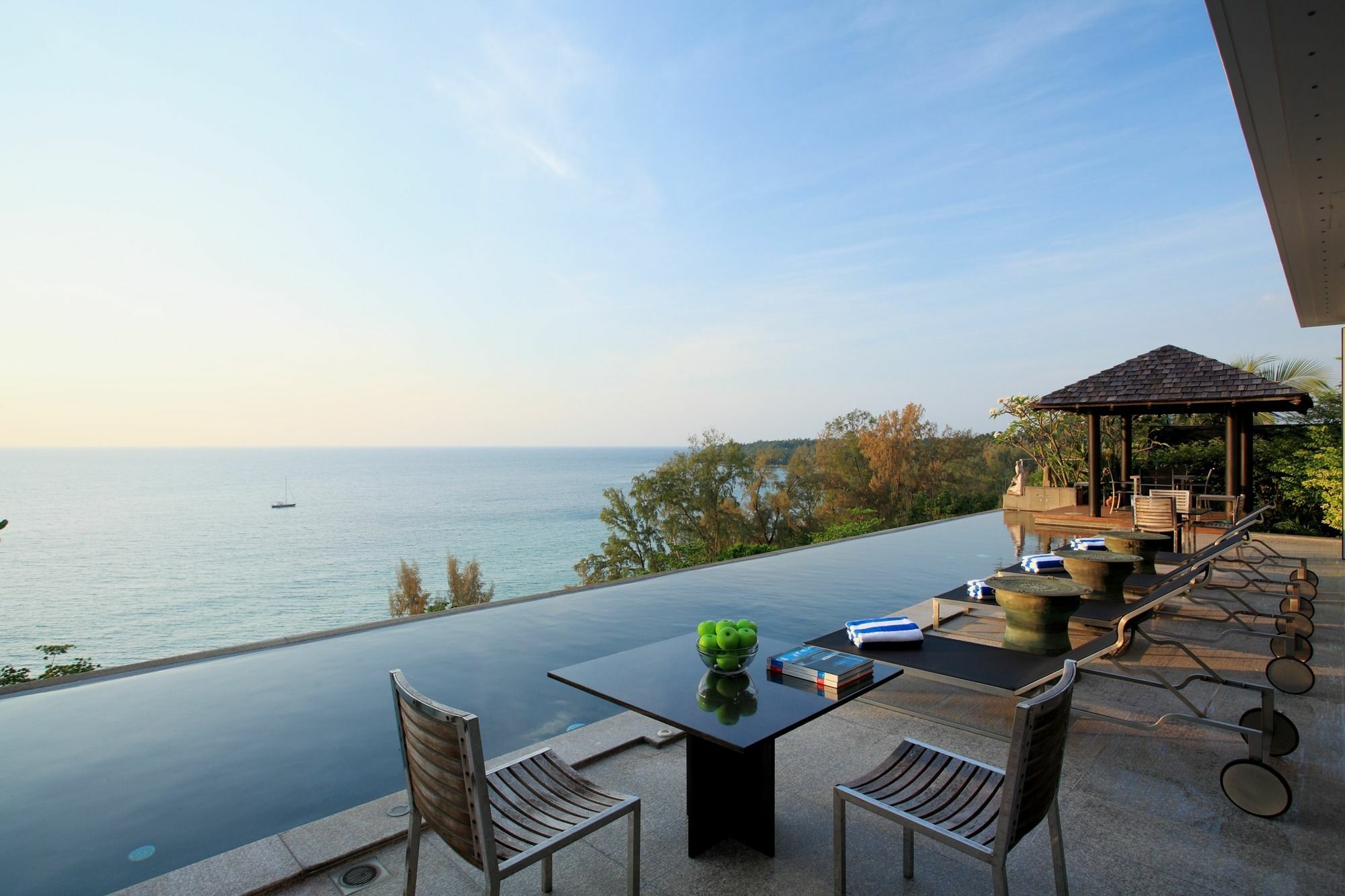 Bluesiam - Sha Certified Surin Beach (Phuket)