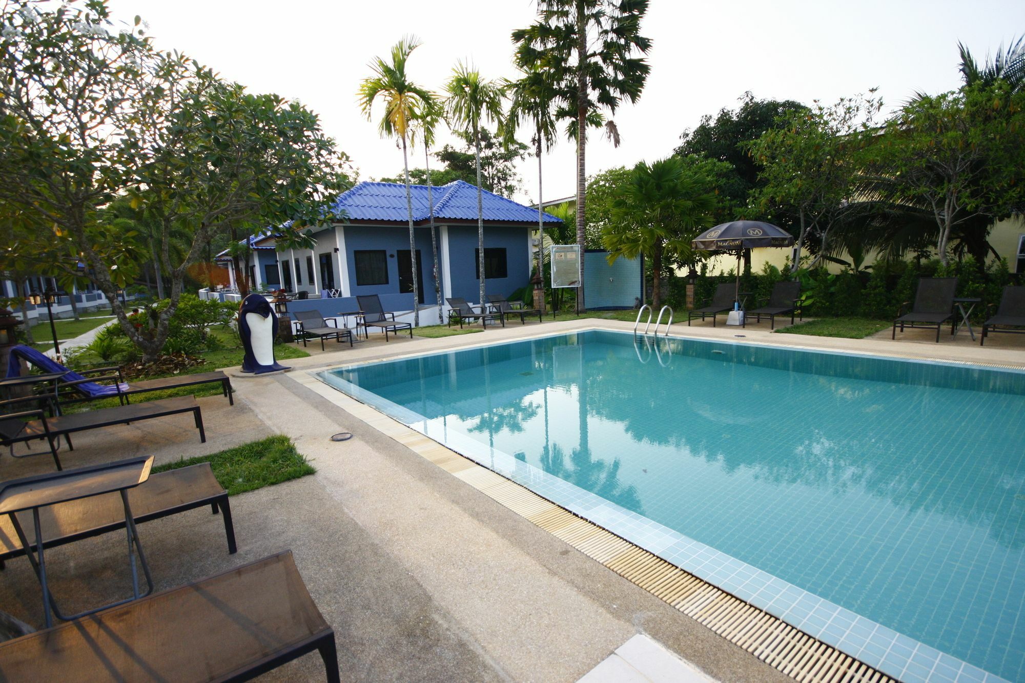 Hotel Capital O75345 Praewa Naiyang Phuket