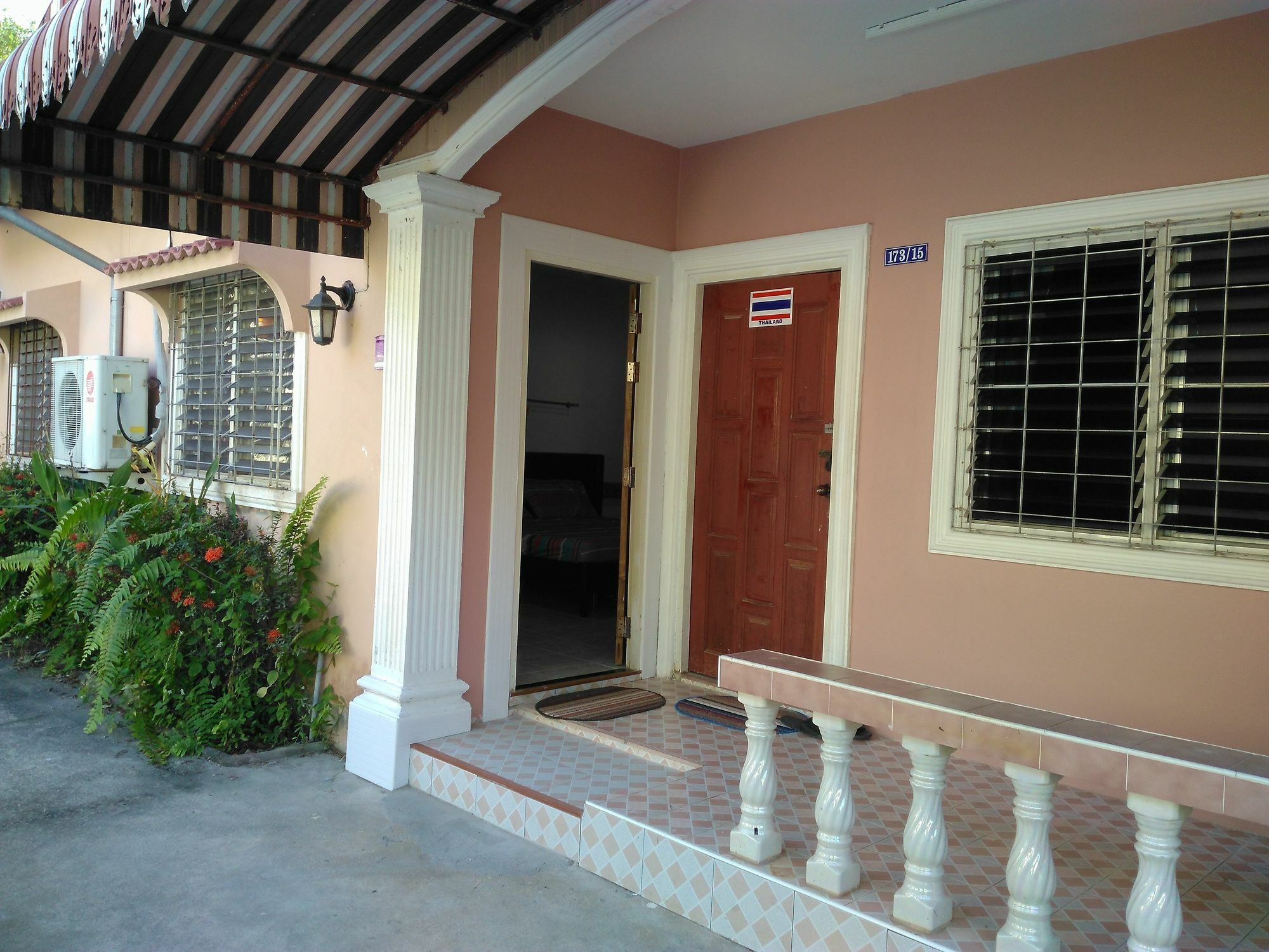 Apartment With Aircon Phuket