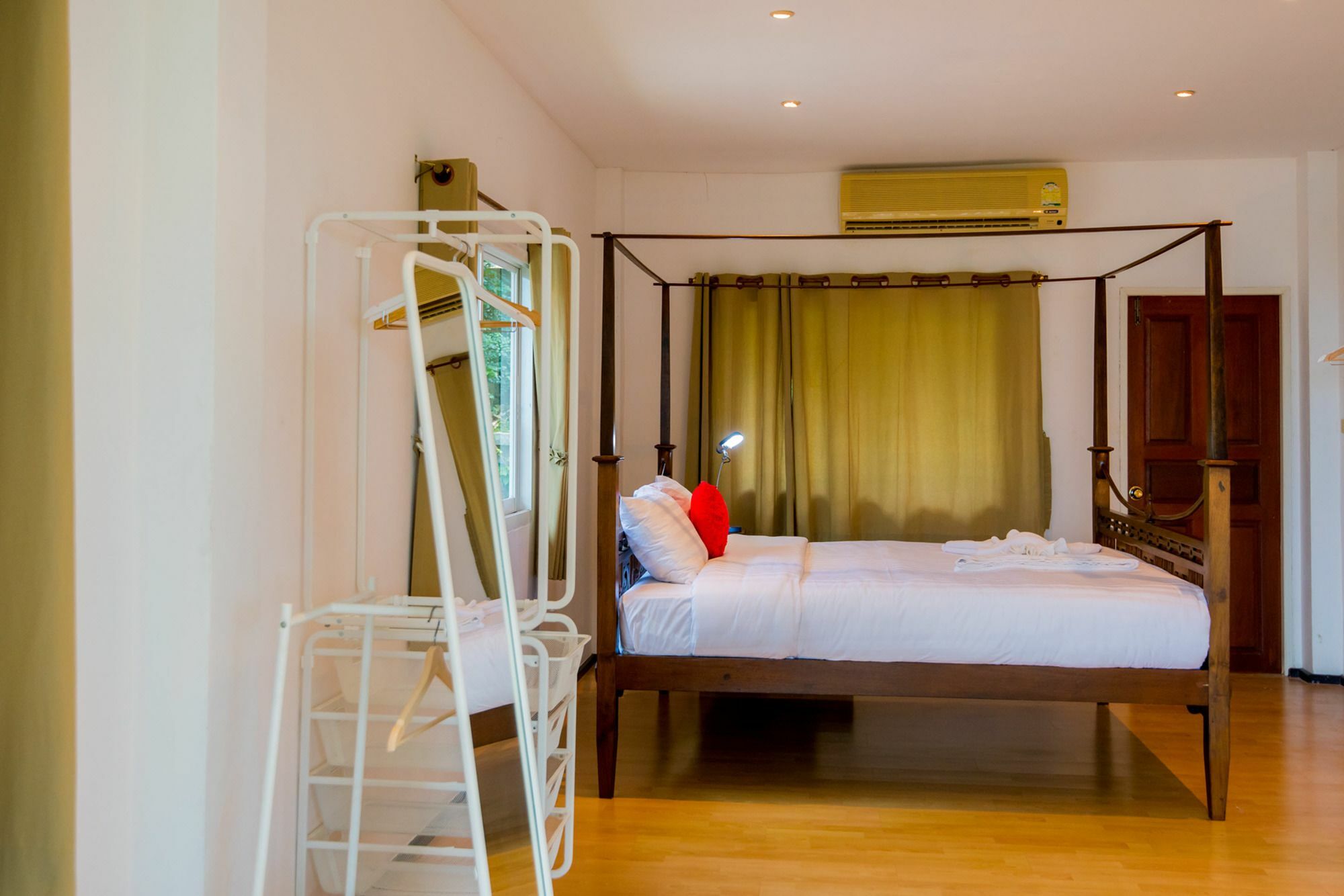 Tananza Pool Nern Khao Phuket Holiday home