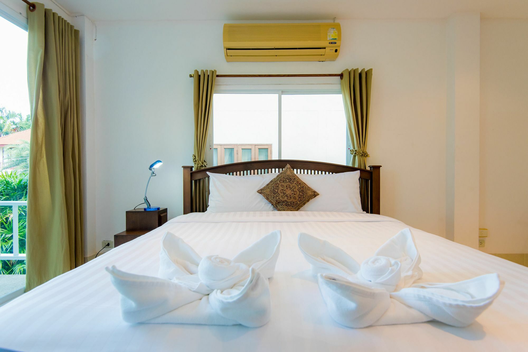 Tananza Pool Nern Khao Phuket Holiday home *