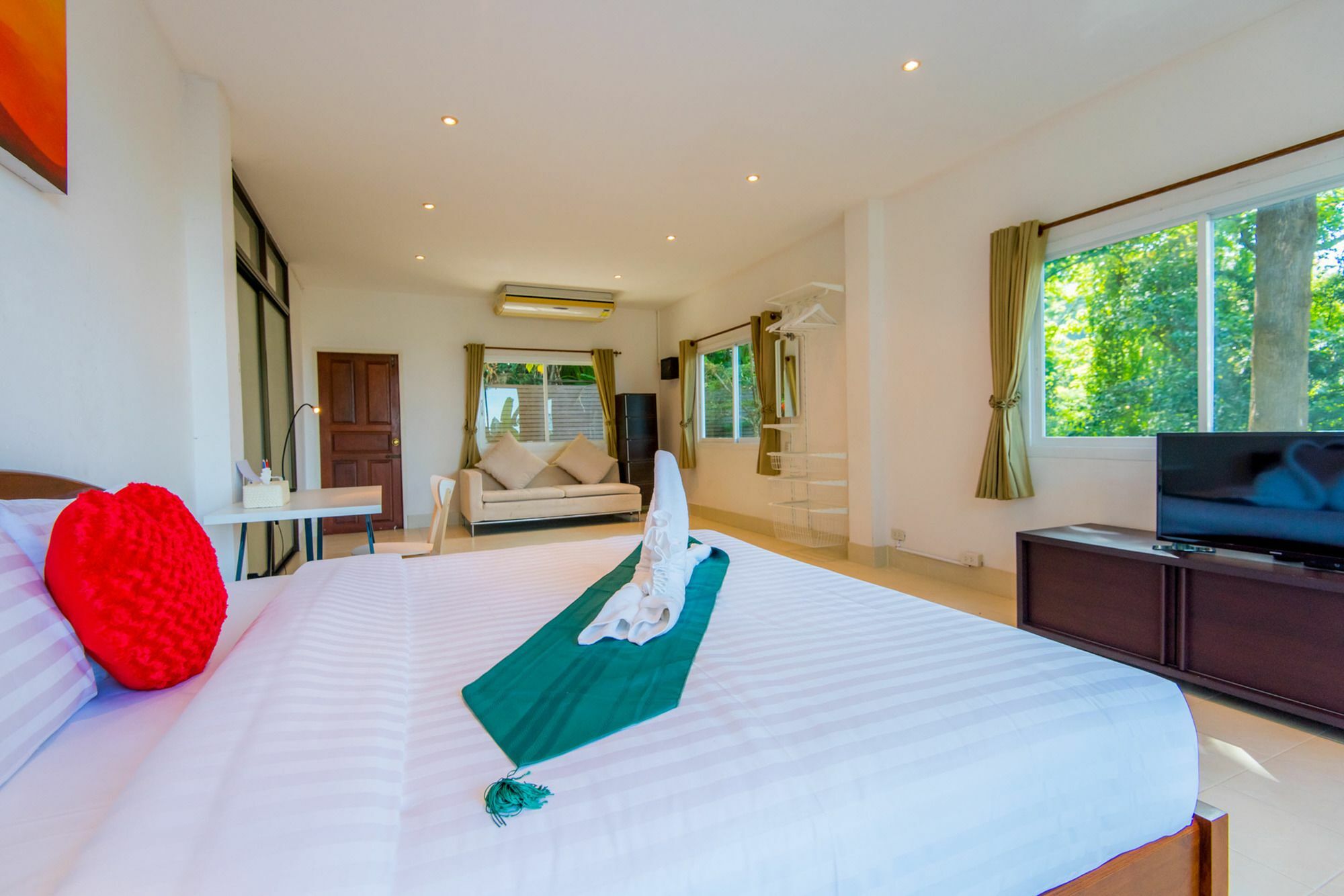Tananza Pool Nern Khao Phuket Holiday home *