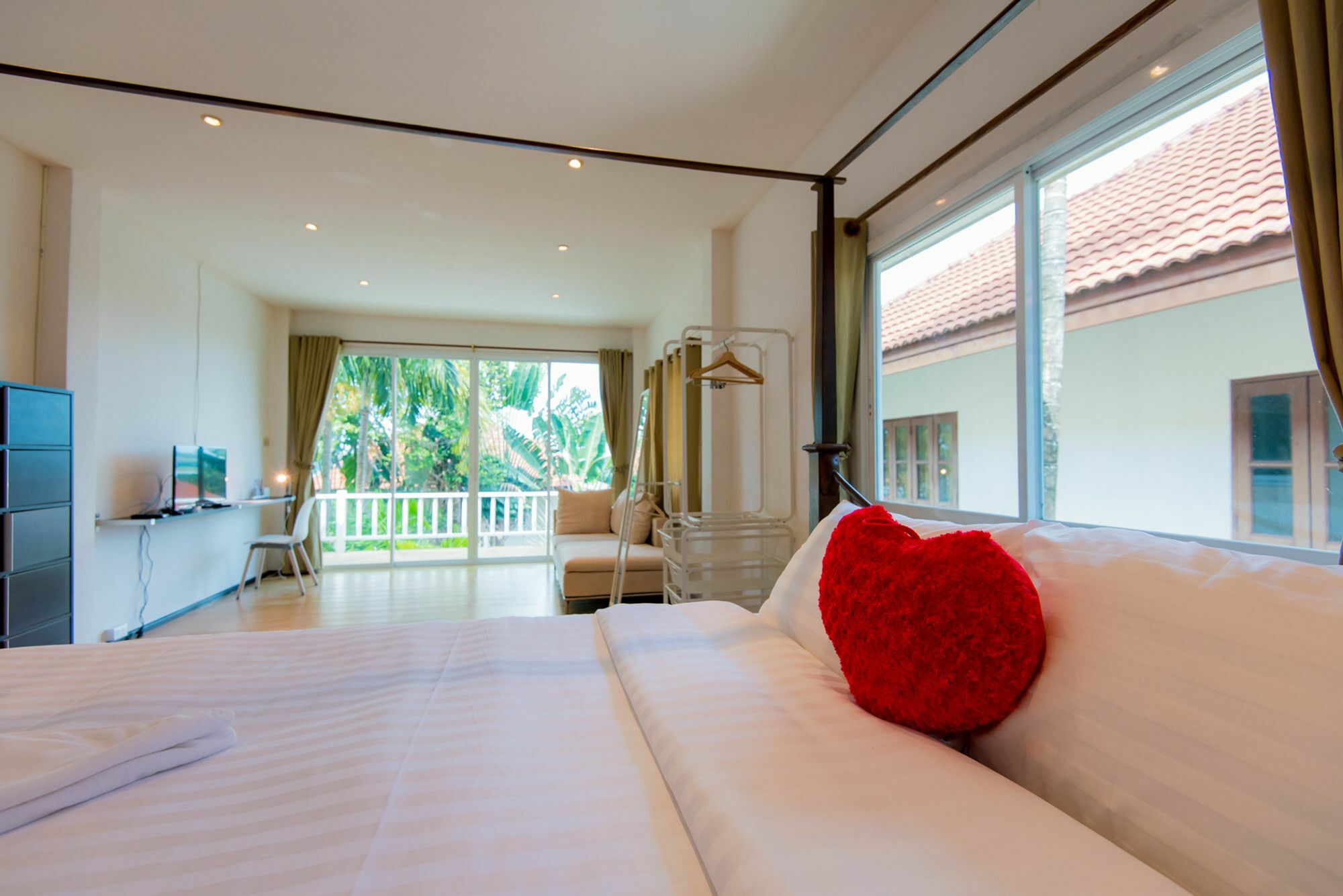 Tananza Pool Nern Khao Phuket Holiday home