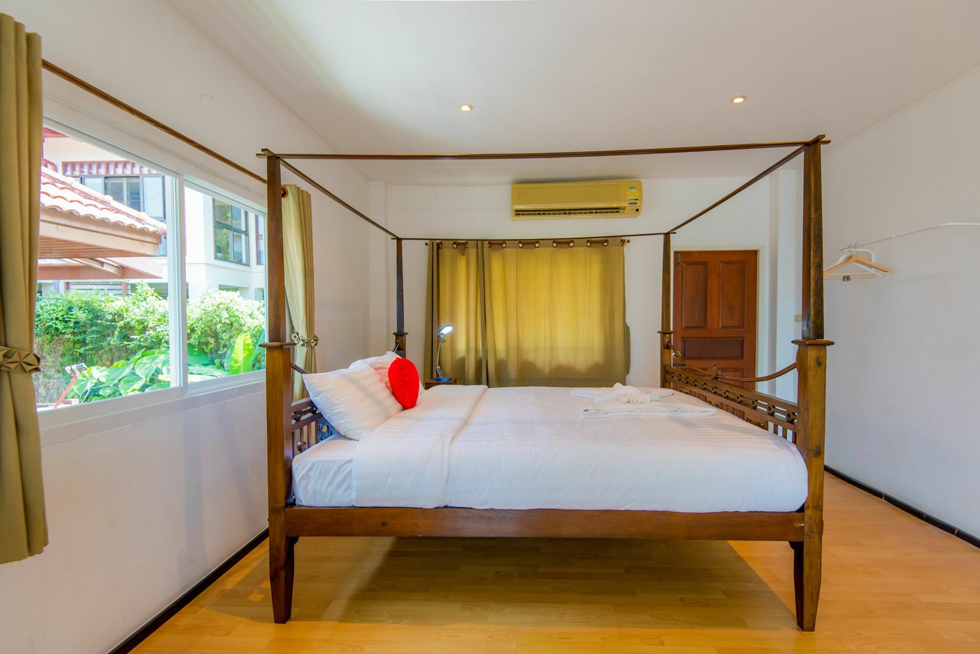 Tananza Pool Nern Khao Phuket Holiday home