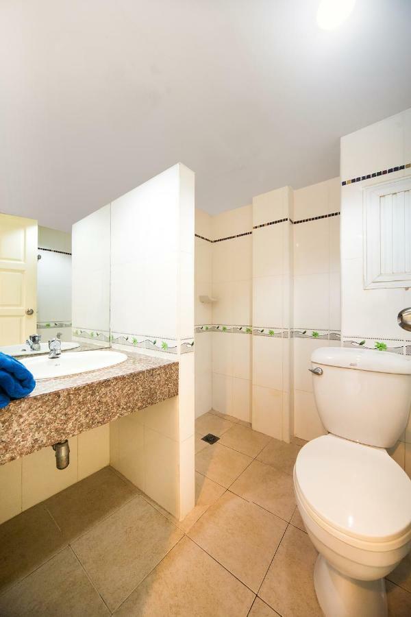 Oyo 232 Hometel 3* Patong
