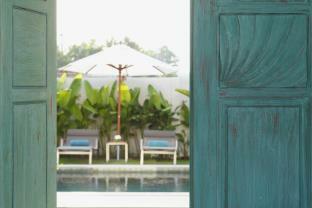Trichada * Phuket
