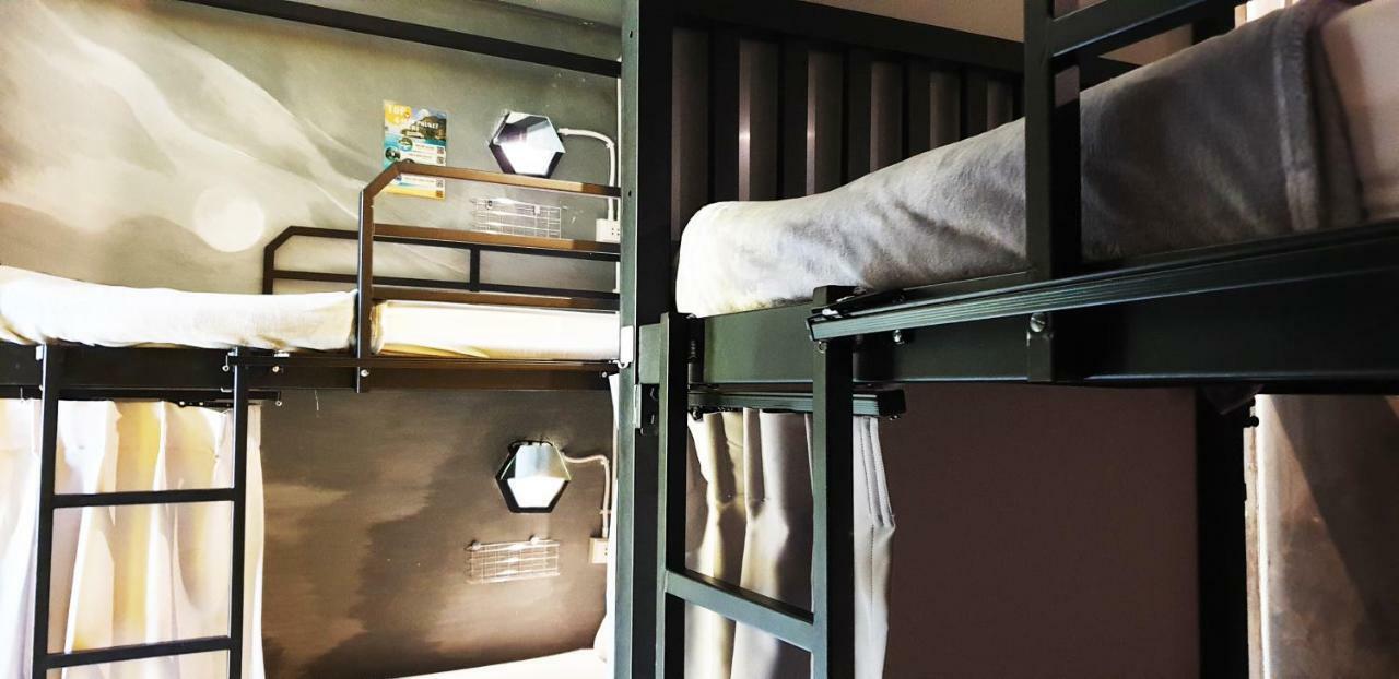 Hostel Beehive Old Town Phuket