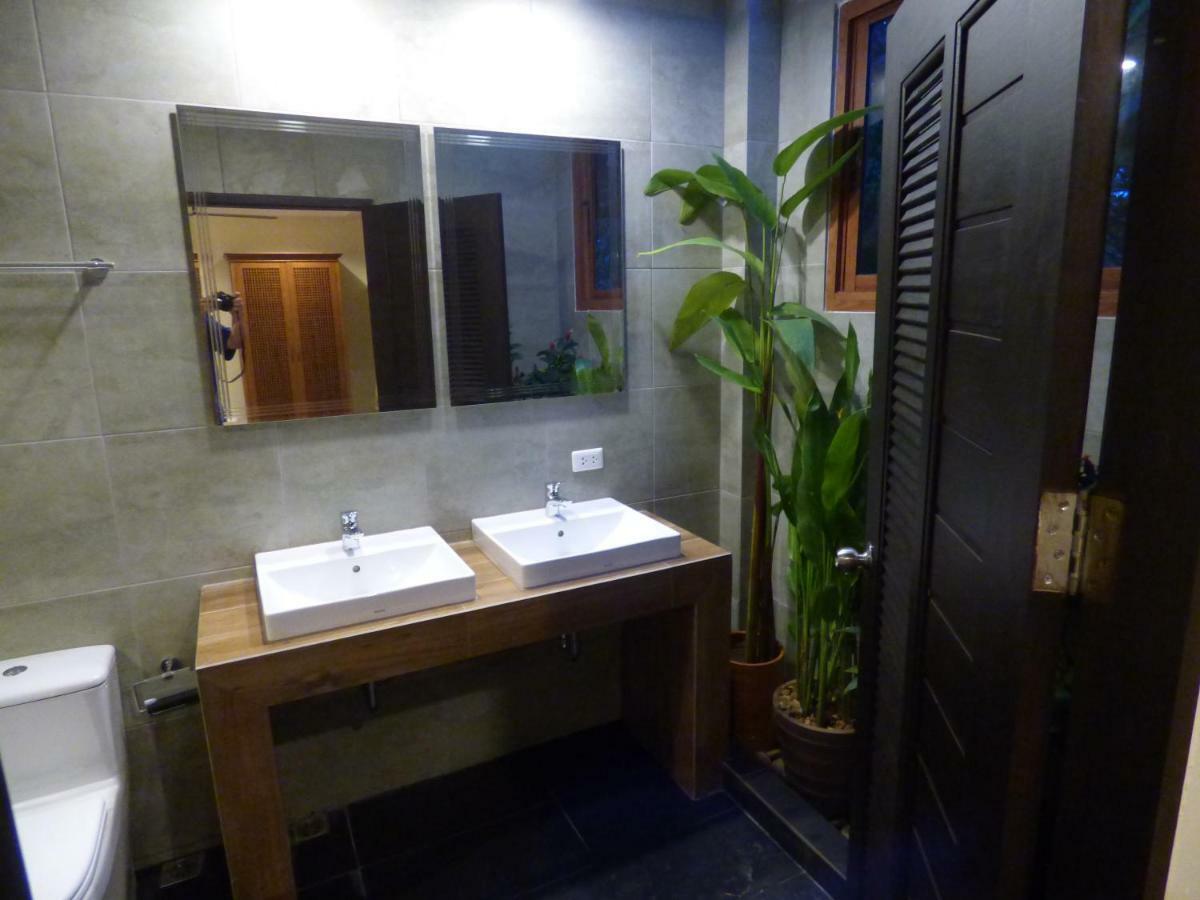 Baiyok Seaview And Edge Pool Villa