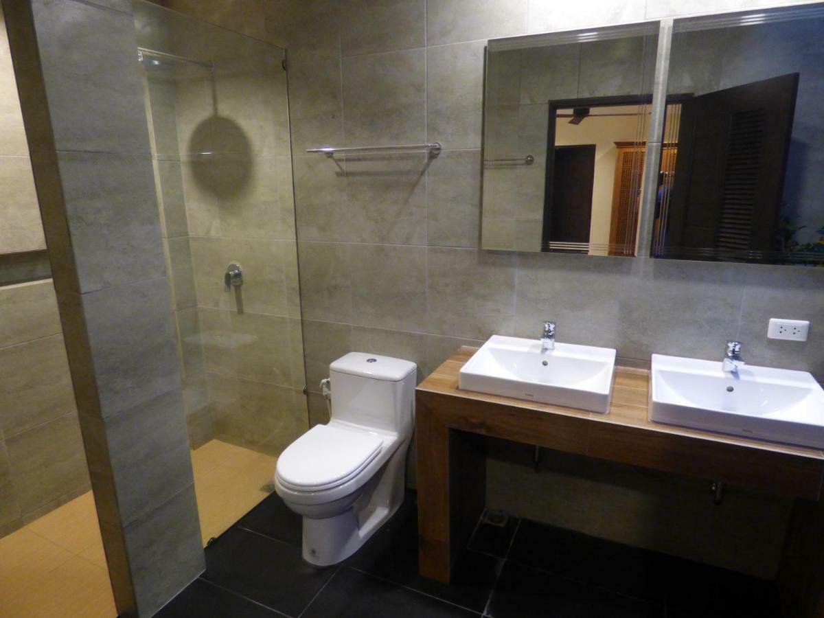 Baiyok Seaview And Edge Pool Villa