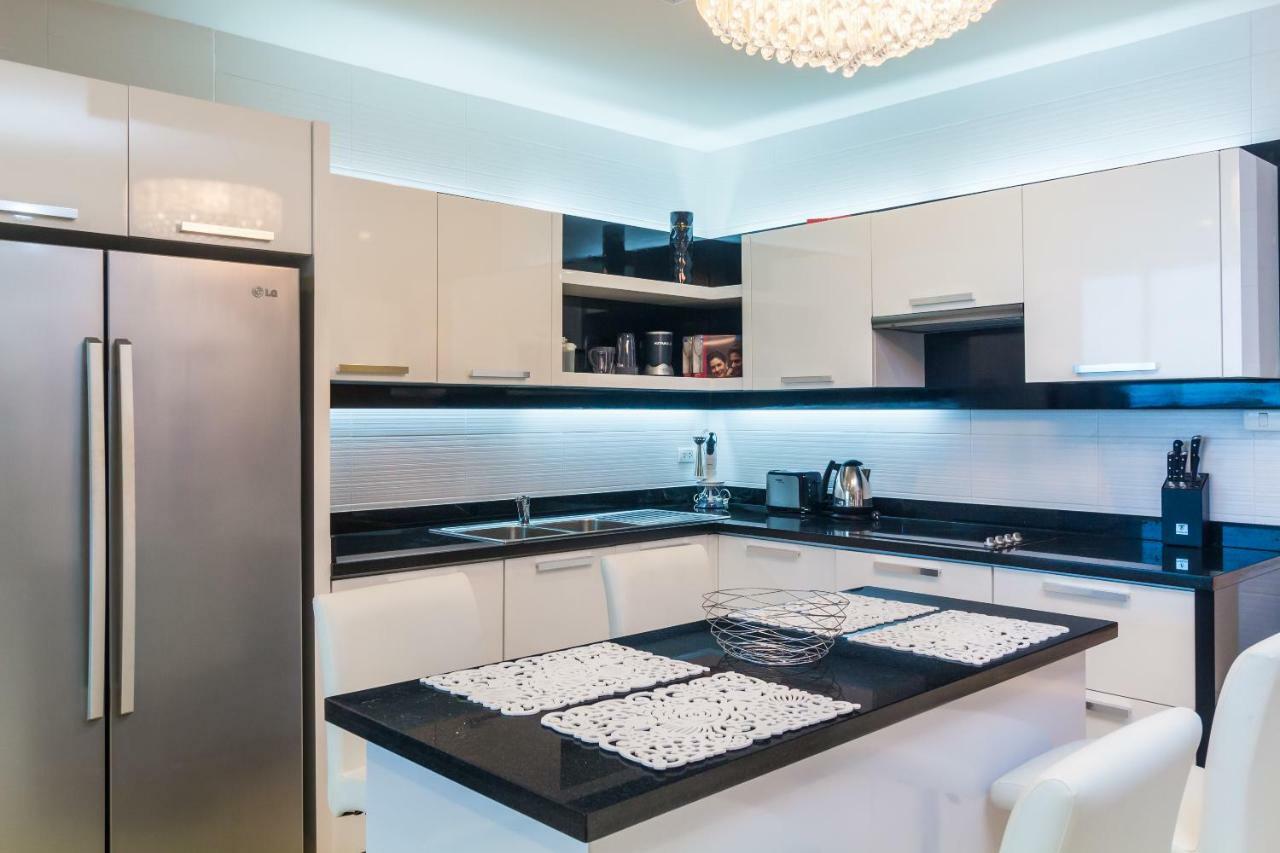 The Palm At Veloche Group By Lofty Karon