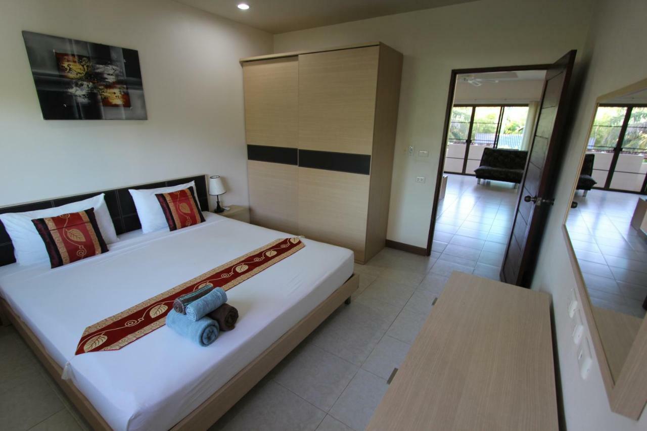 Babylon Pool 4*