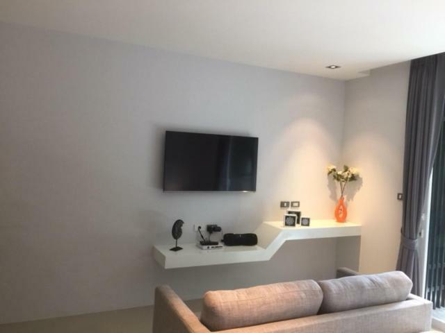 Emerald Terrace Apartment