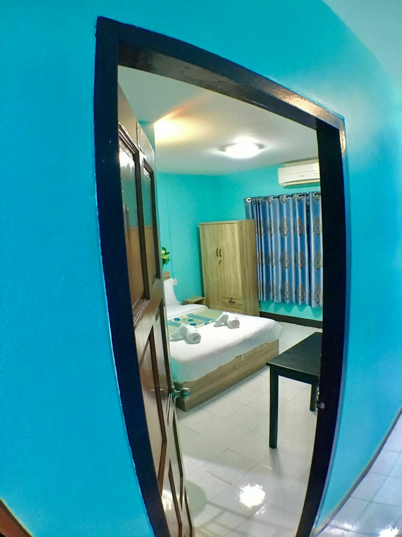 S. T. House 2* Kata Beach (Phuket)