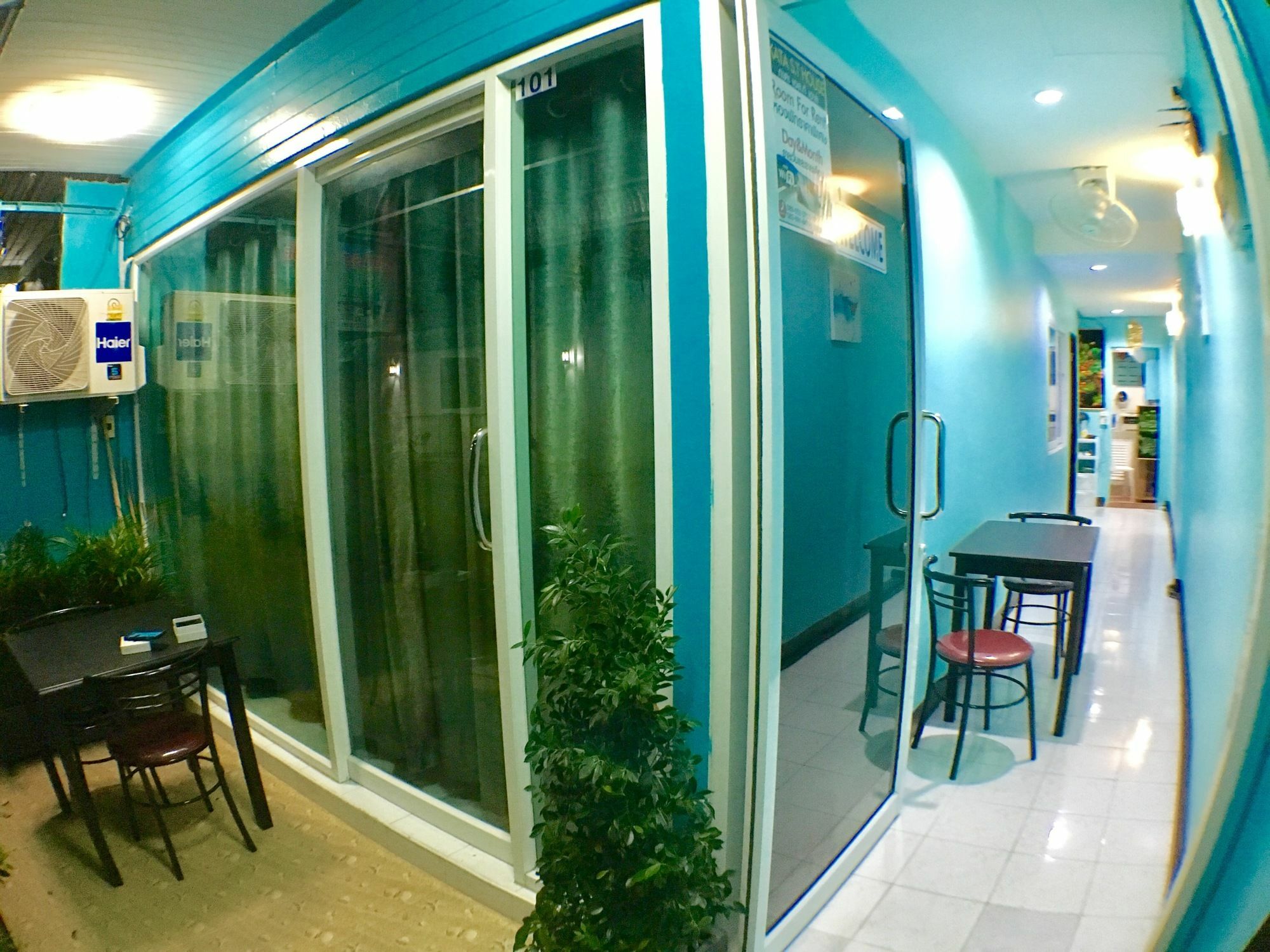 S. T. House Gasthuis Kata Beach (Phuket)